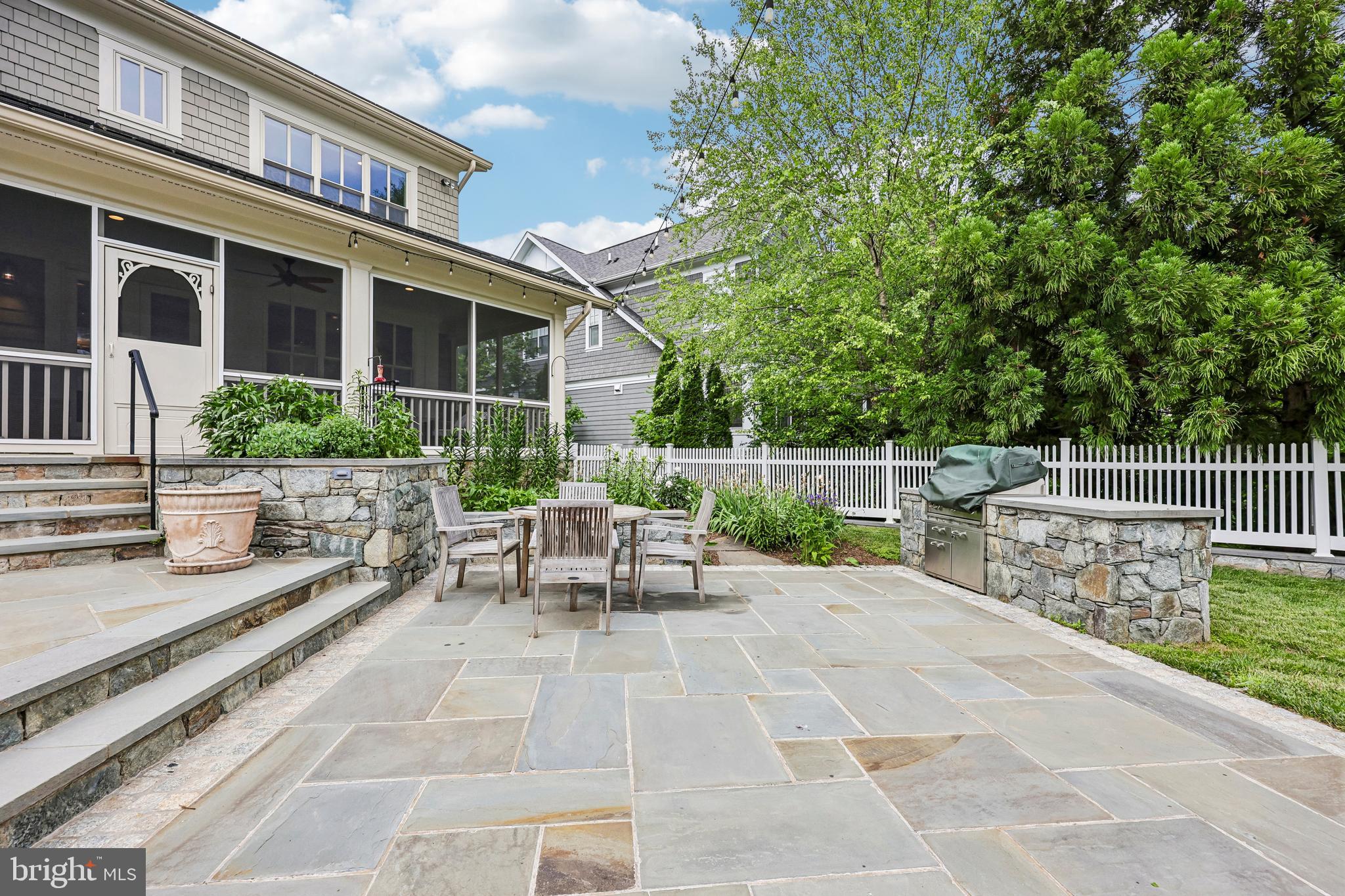 WOODMONT - Residential