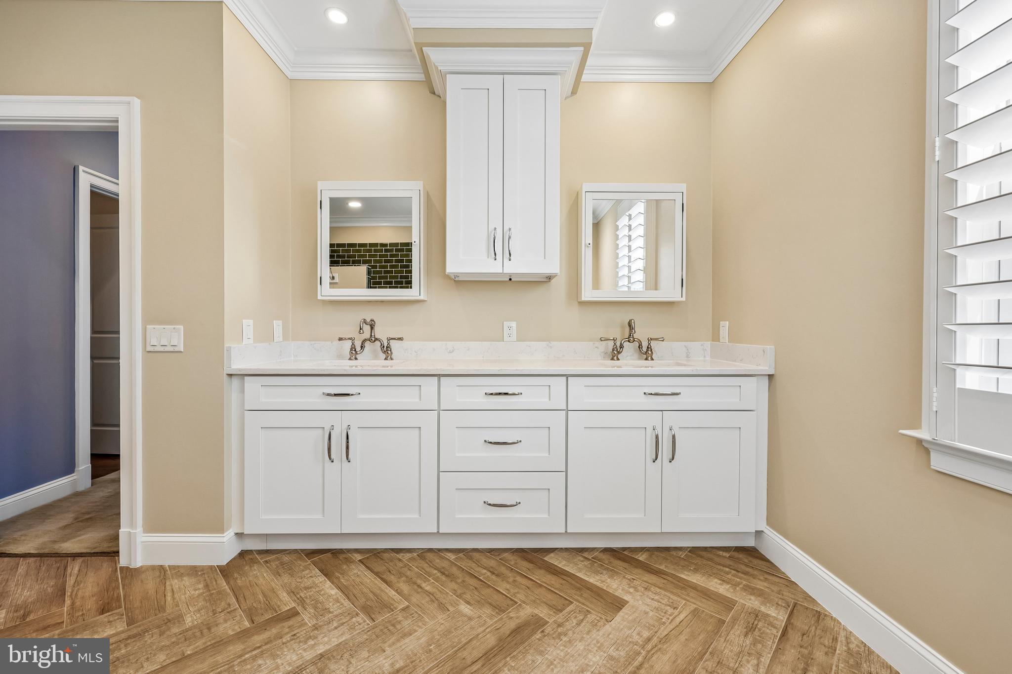 WOODMONT - Residential