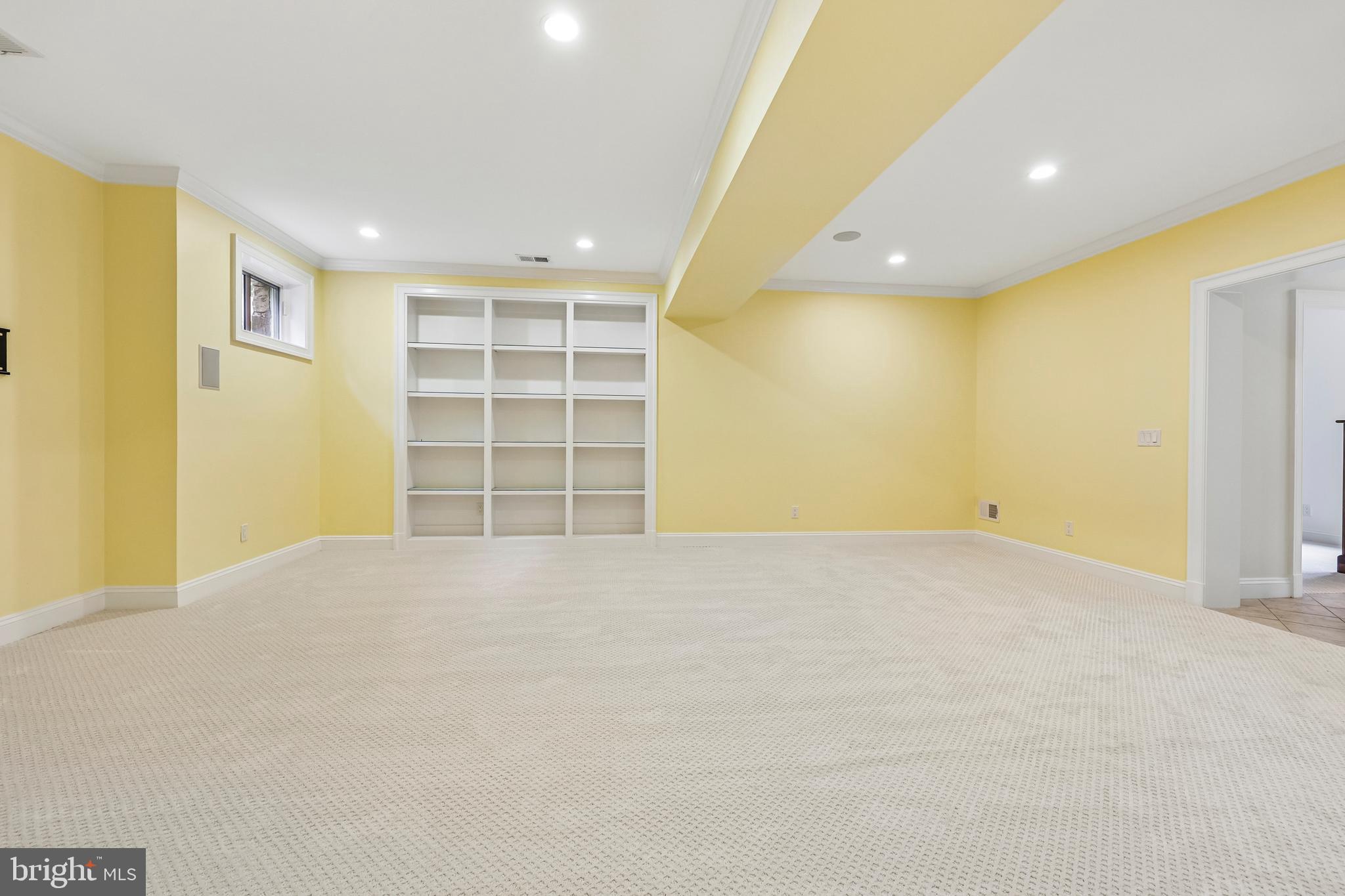 WOODMONT - Residential