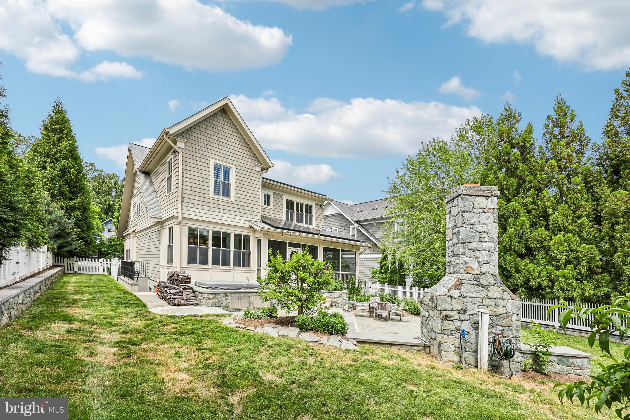 WOODMONT - Residential