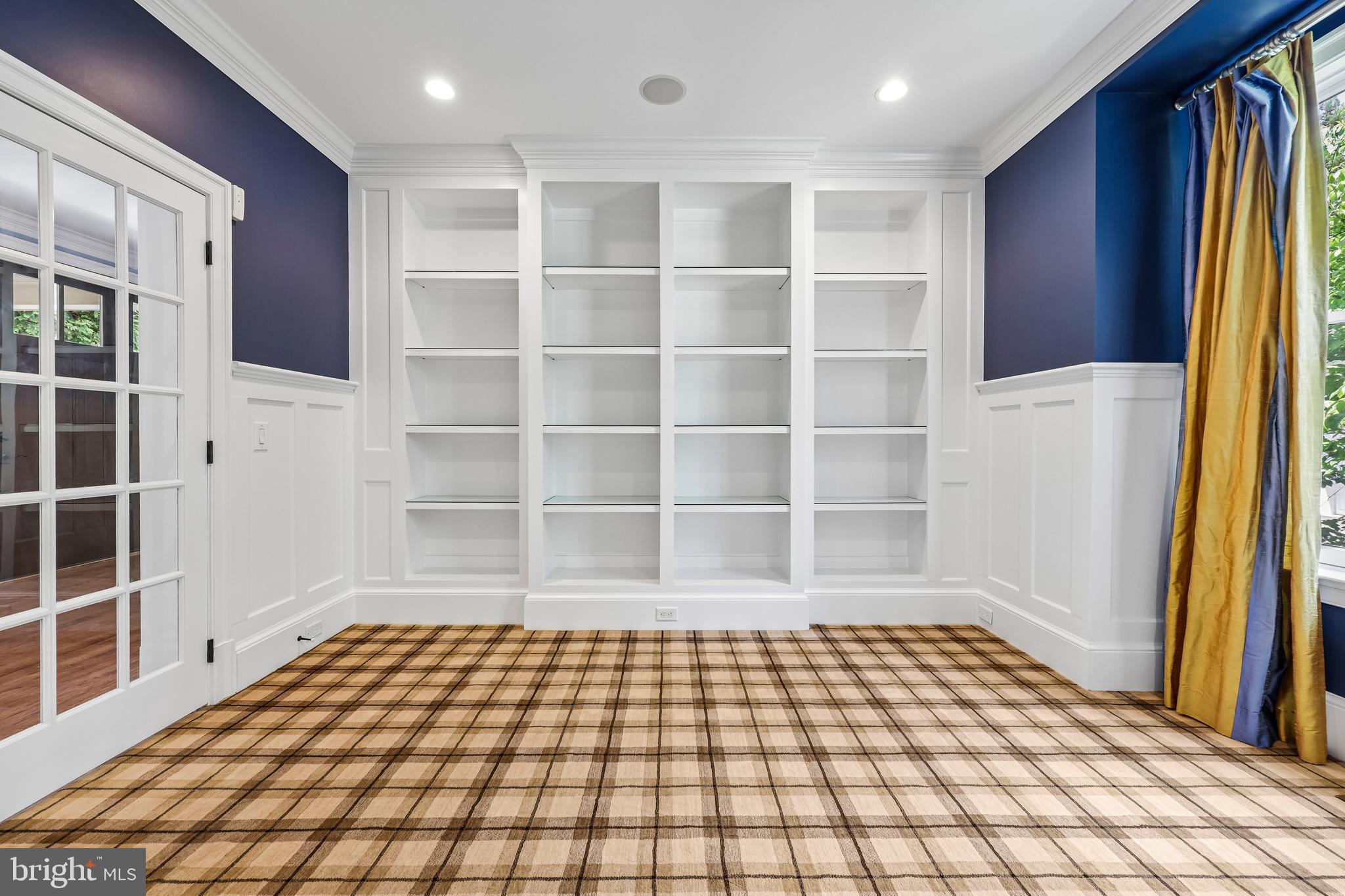 WOODMONT - Residential