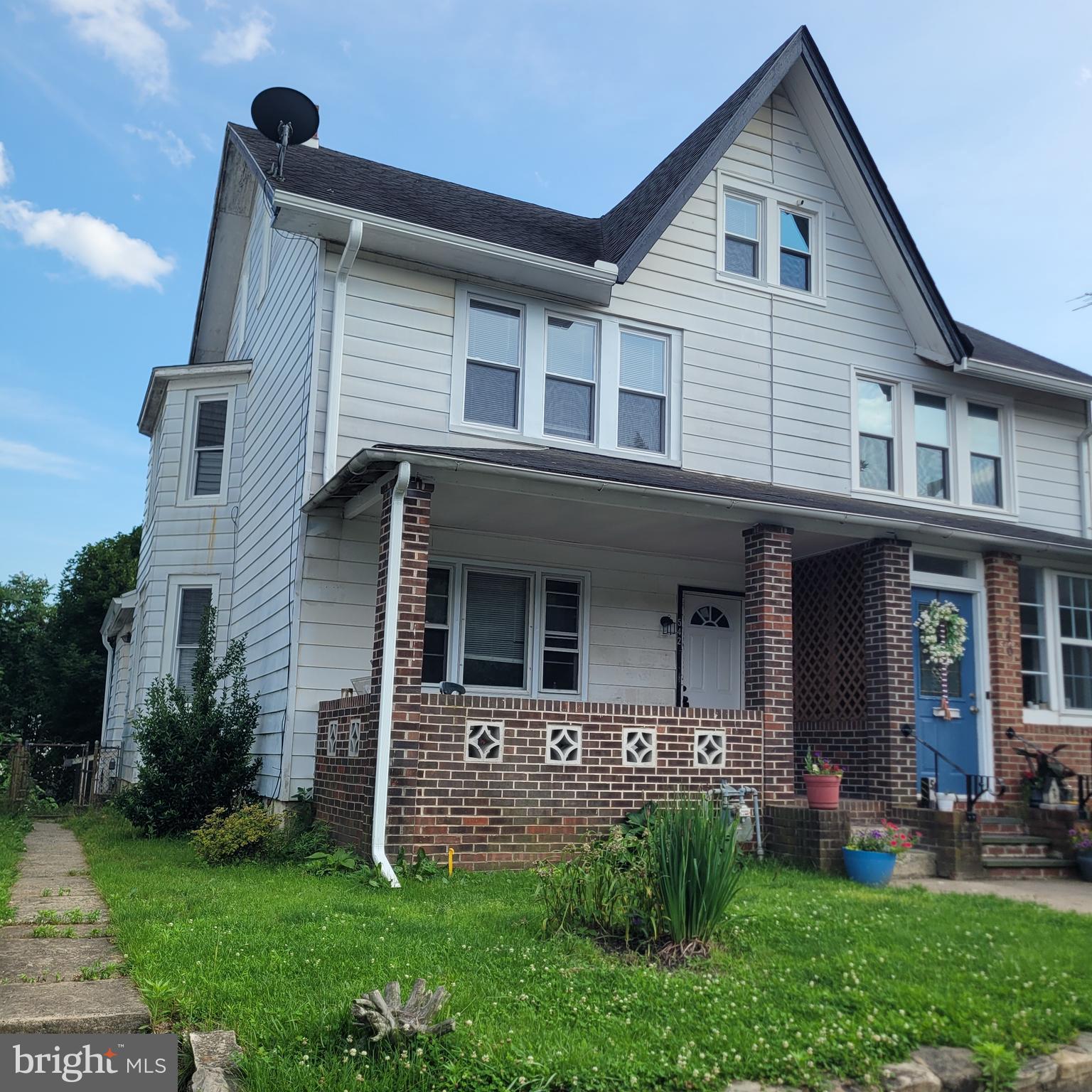 542 ELM STREET
