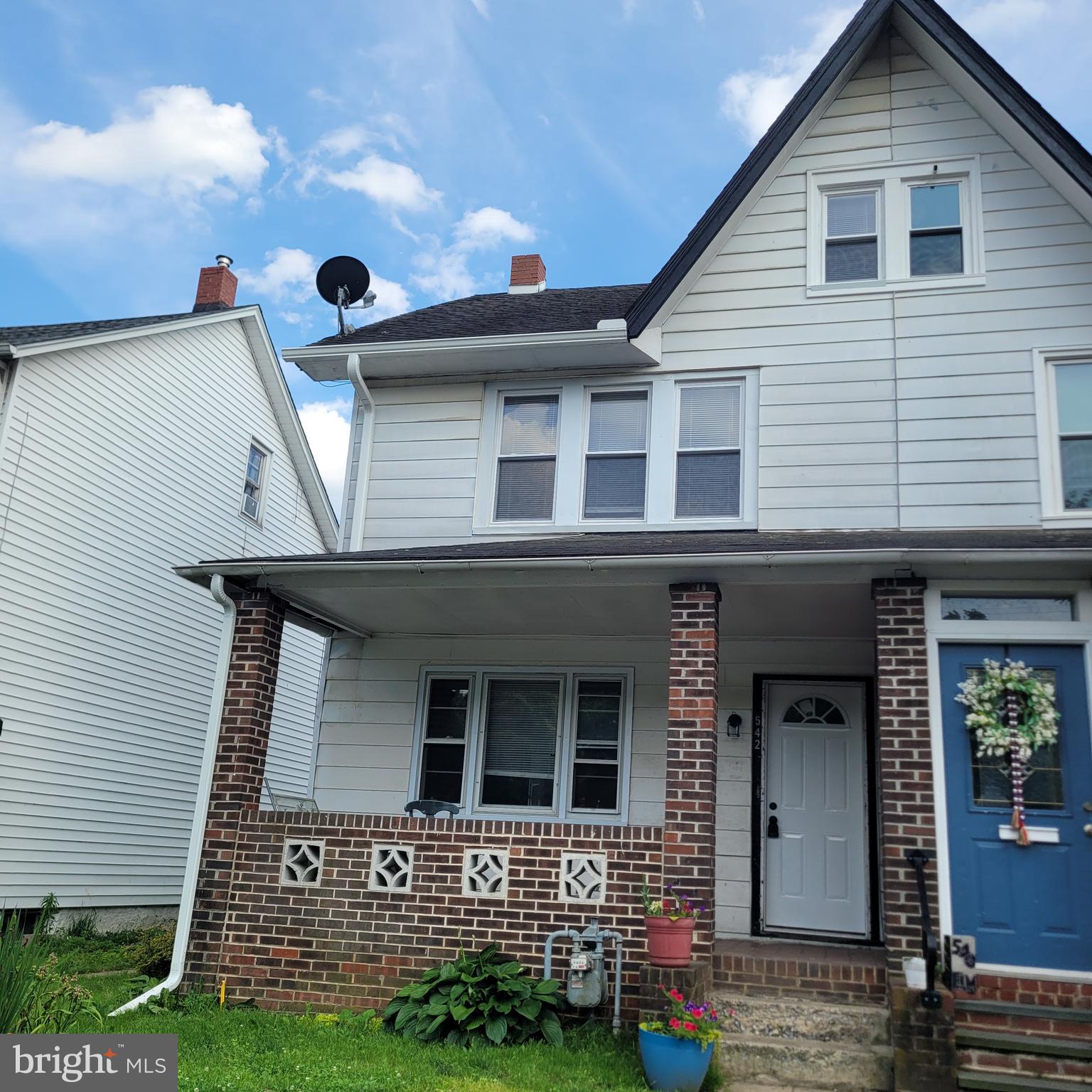 542 ELM STREET