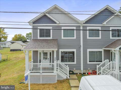 Townhouse For Sale - 305 E. 11th Ave<br/> RANSON, WV 25438