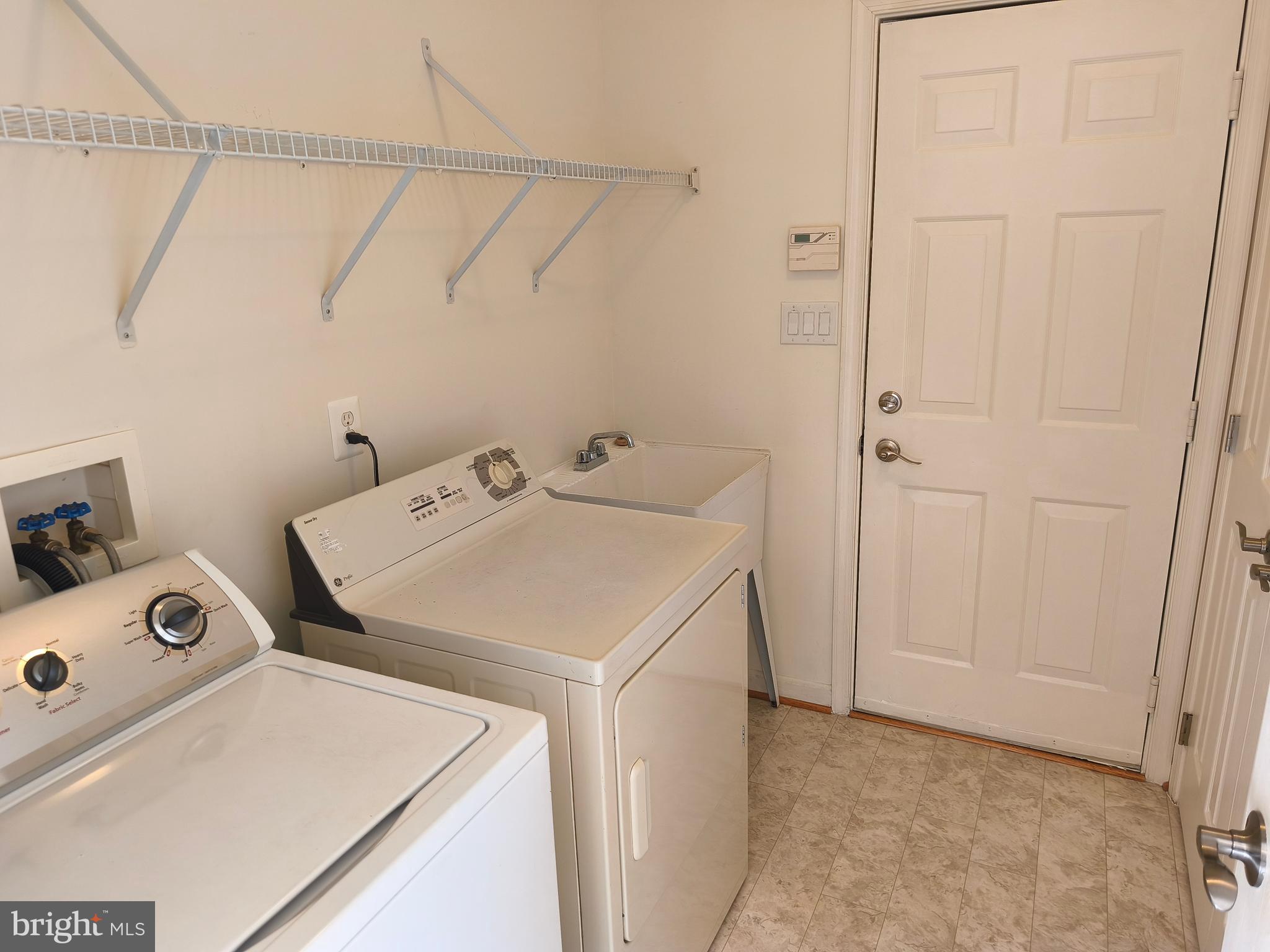 HERITAGE HUNT - Residential Lease