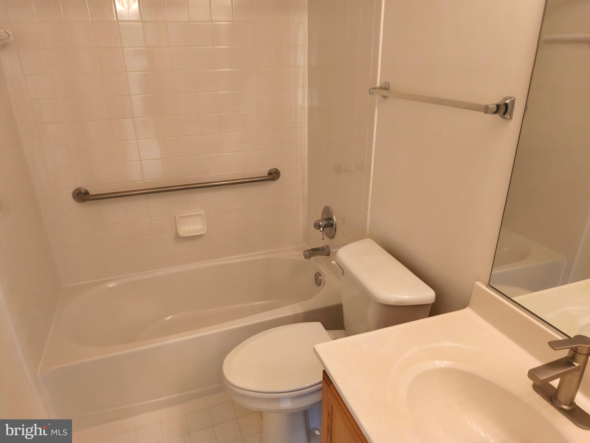 HERITAGE HUNT - Residential Lease