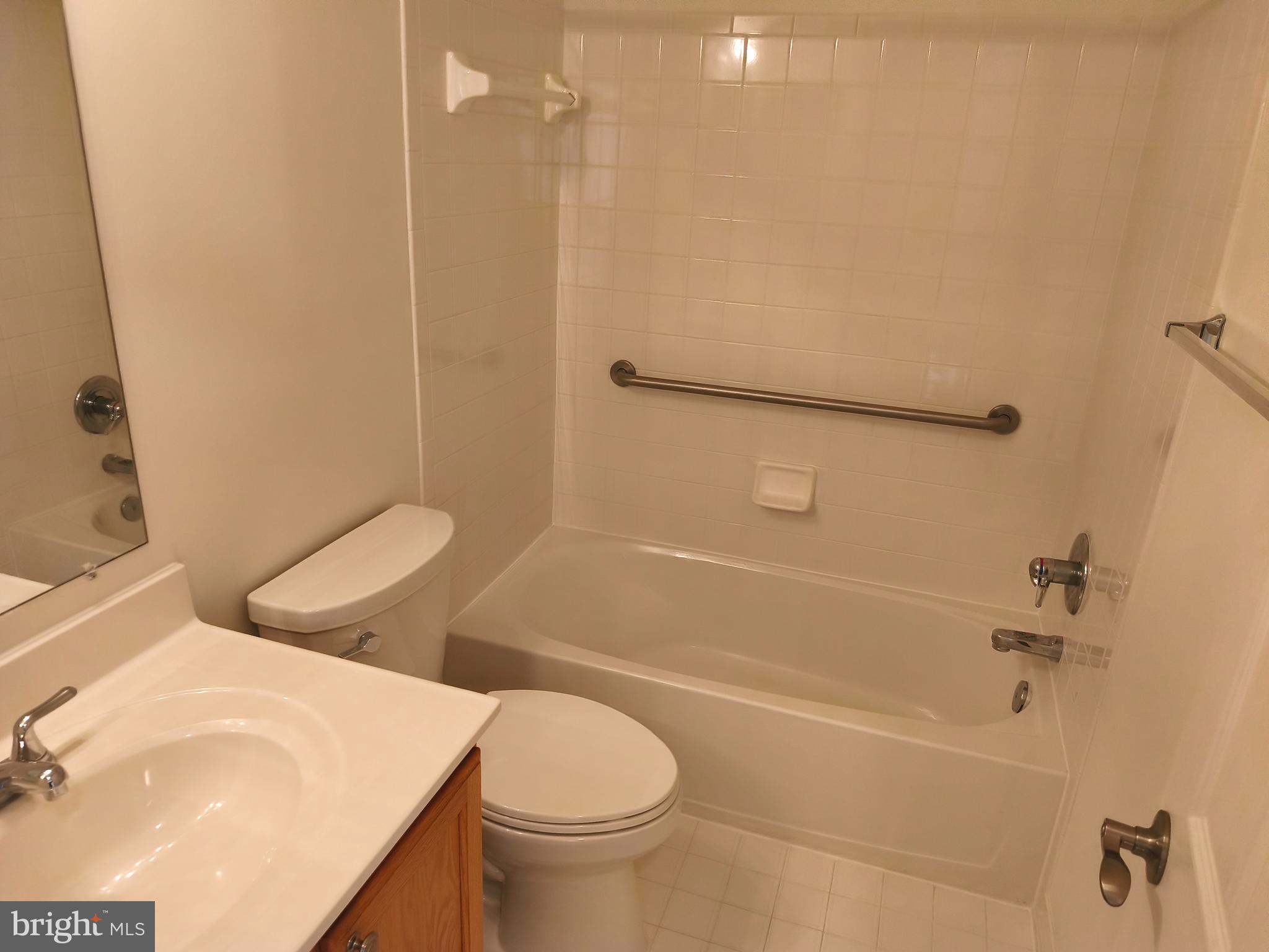 HERITAGE HUNT - Residential Lease