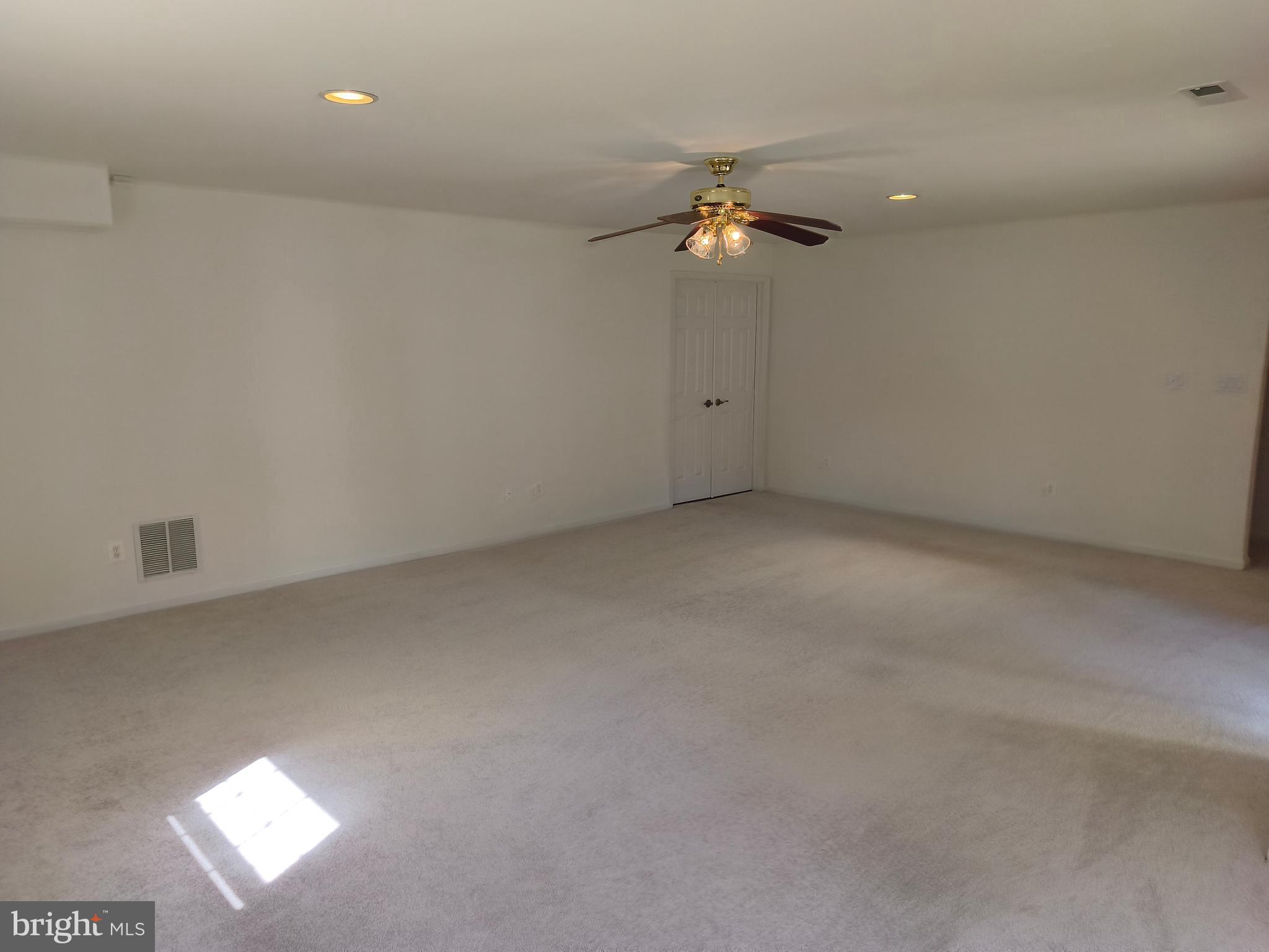 HERITAGE HUNT - Residential Lease