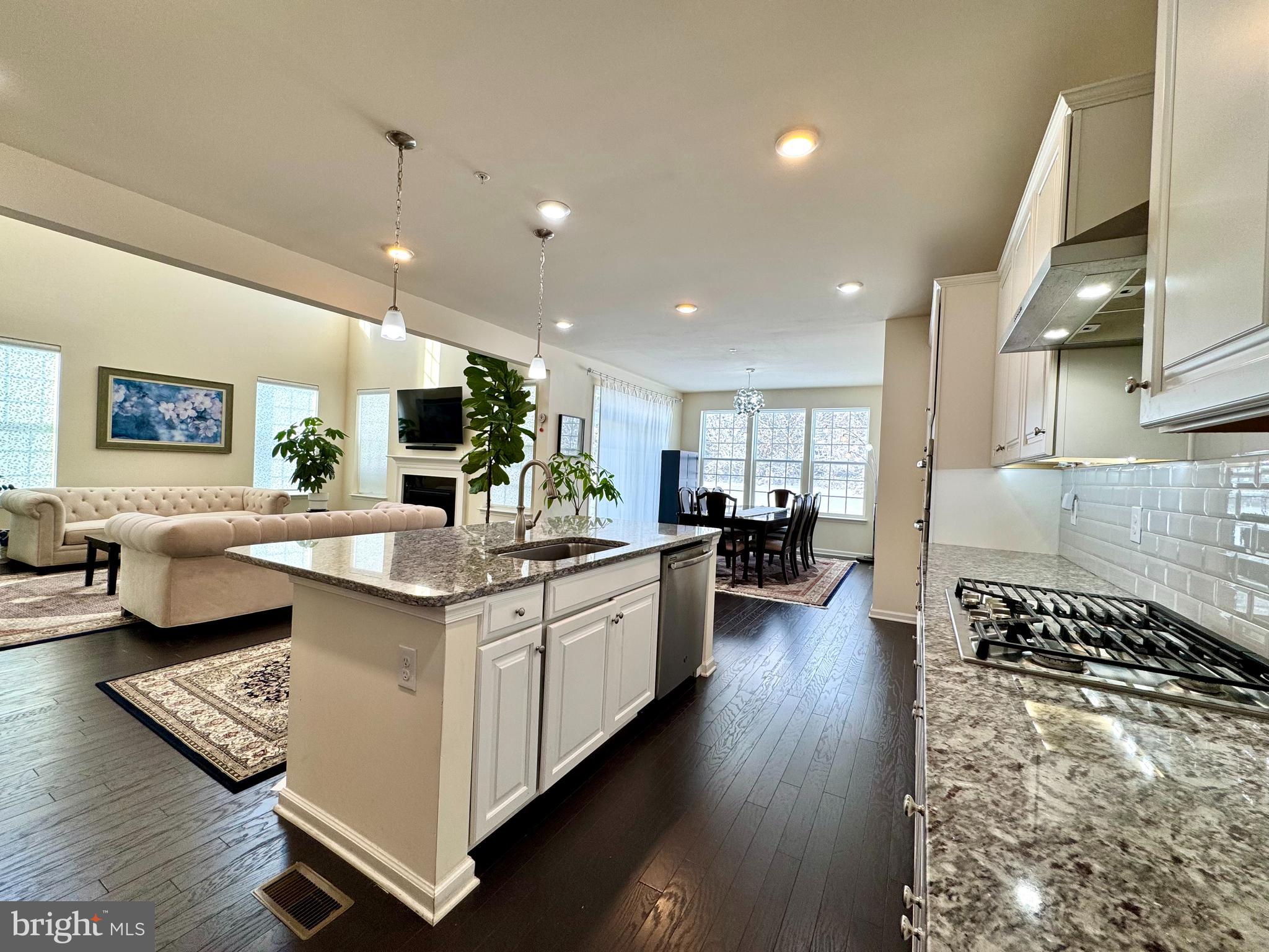 WATERLOO RESERVE - Residential