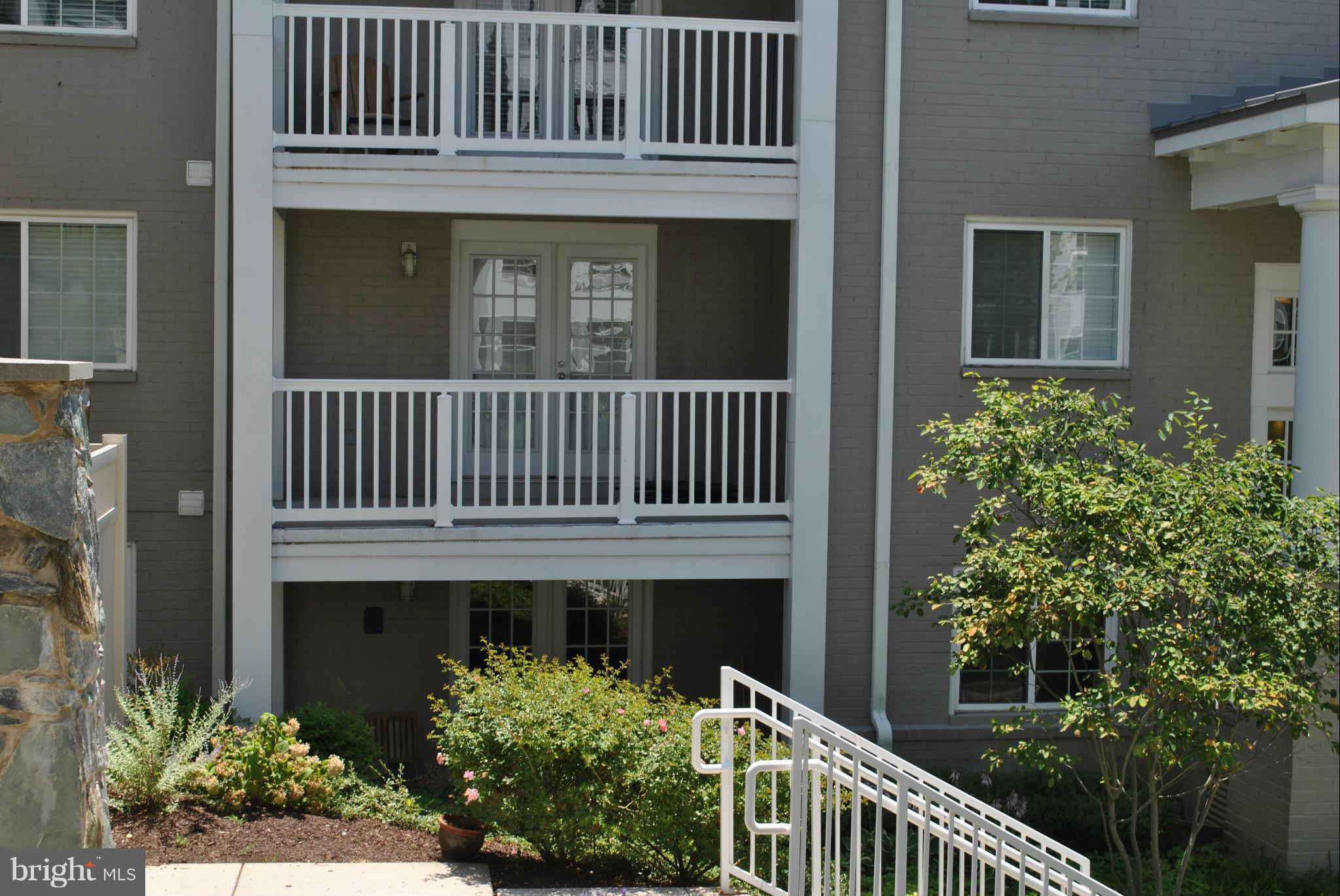 WEST VILLAGE OF SHIRLINGTON - Residential Lease