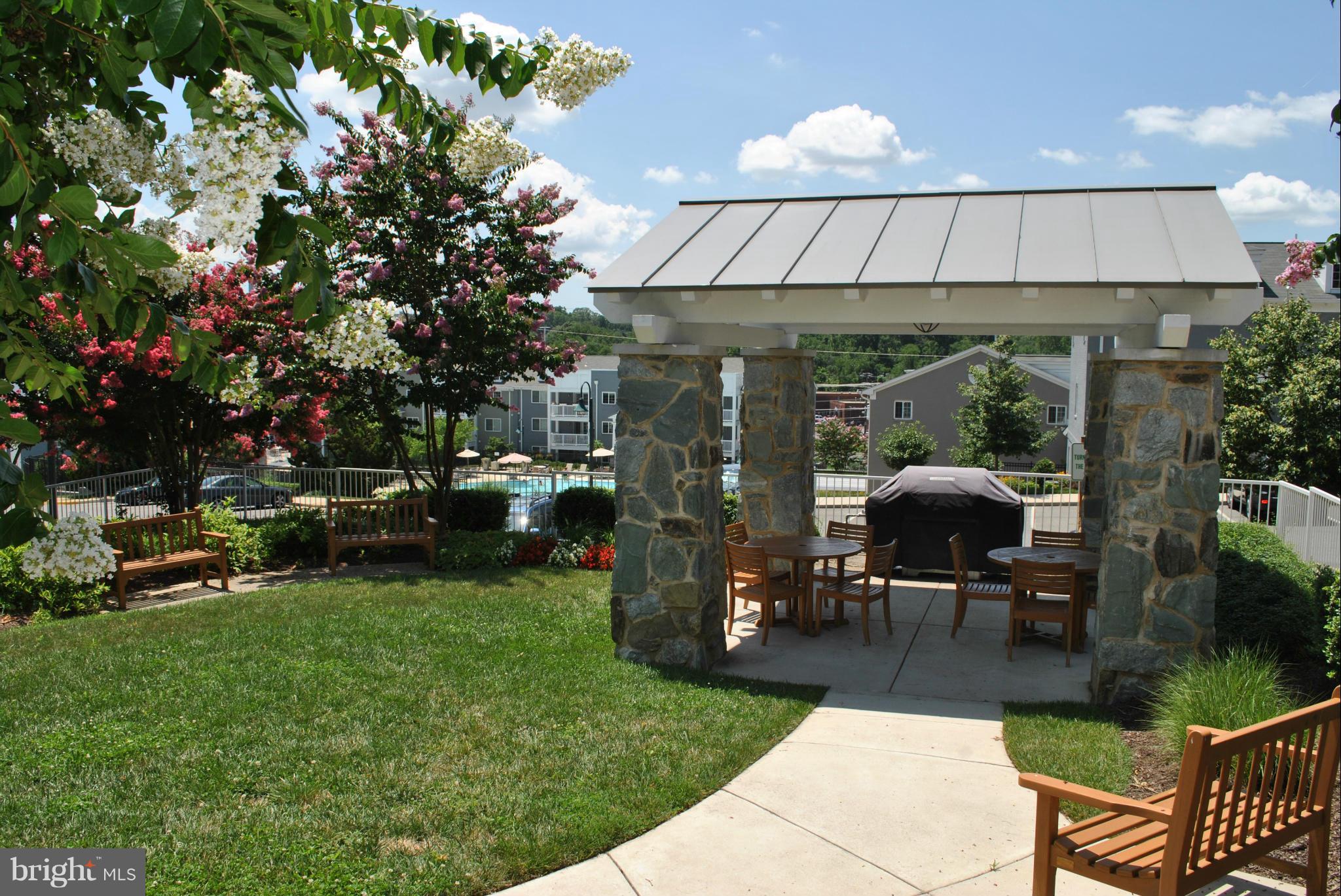 WEST VILLAGE OF SHIRLINGTON - Residential Lease