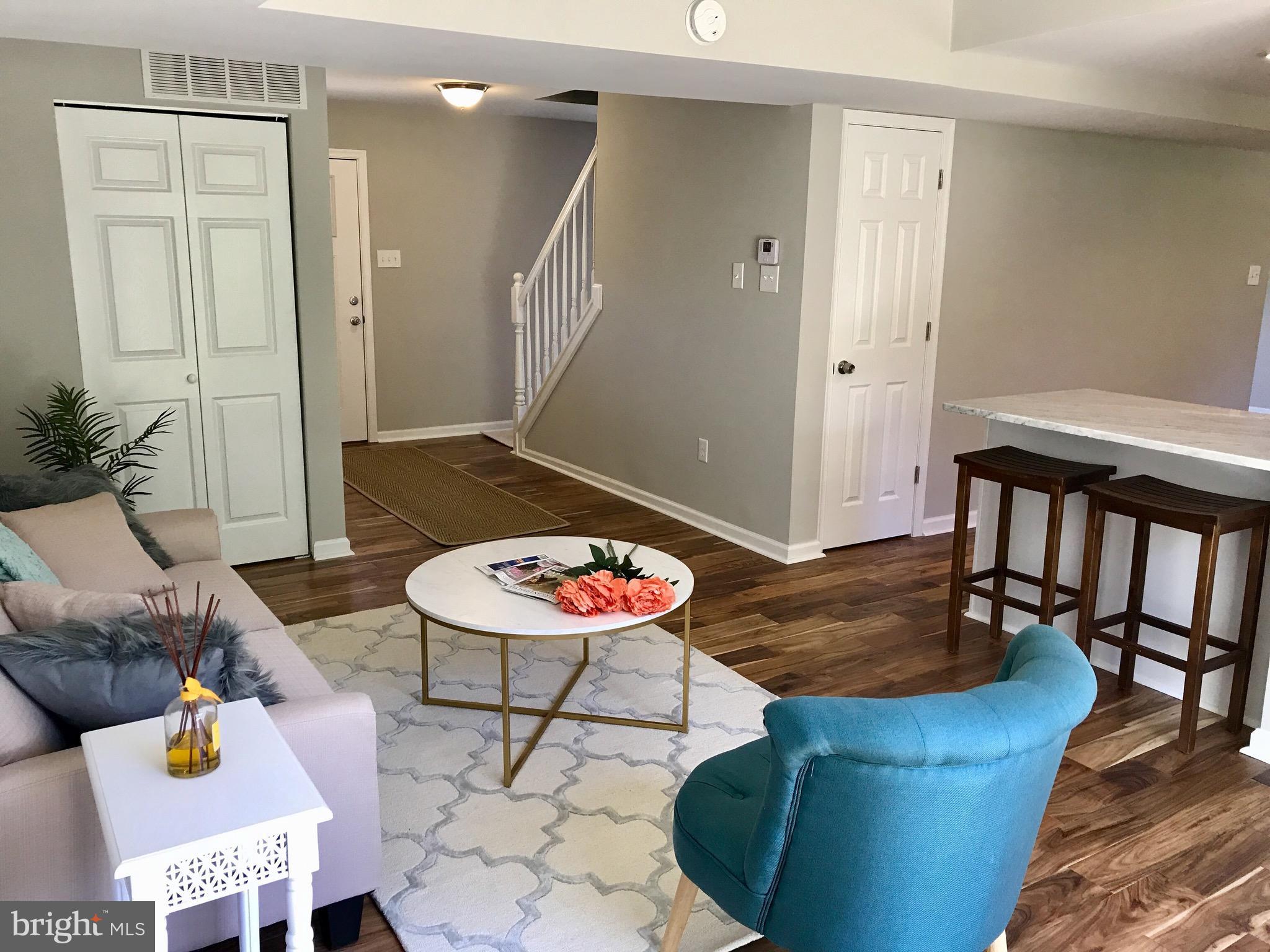 STRAWBERRY HILL EST SUB - Residential