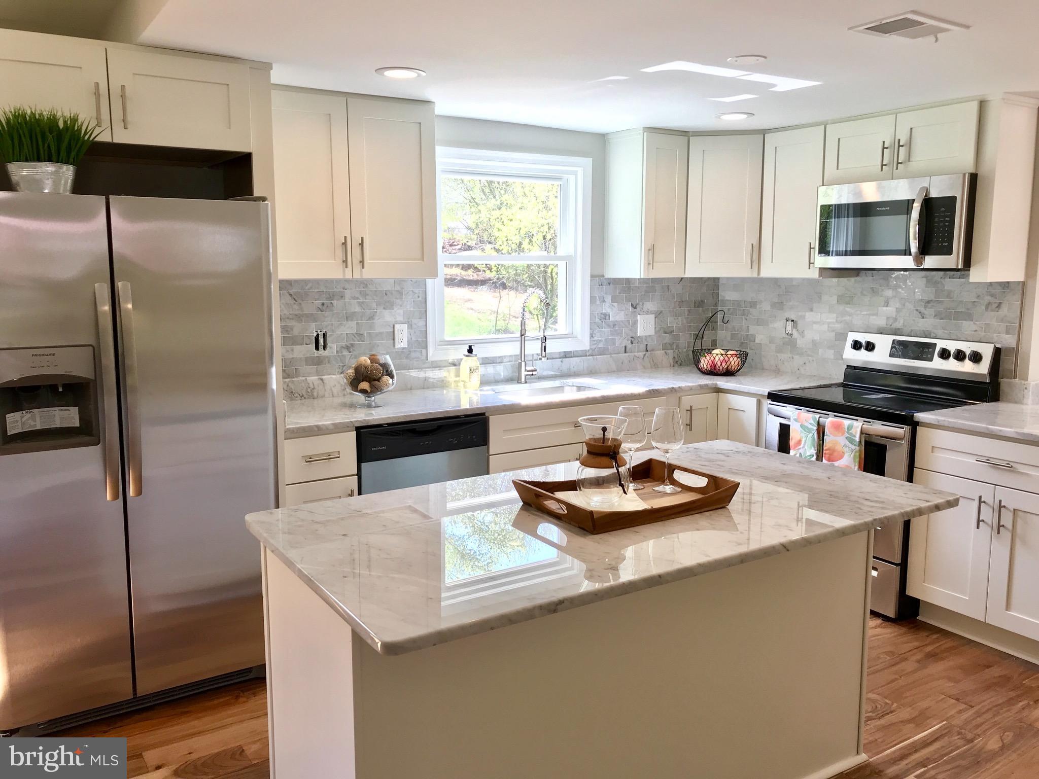 STRAWBERRY HILL EST SUB - Residential