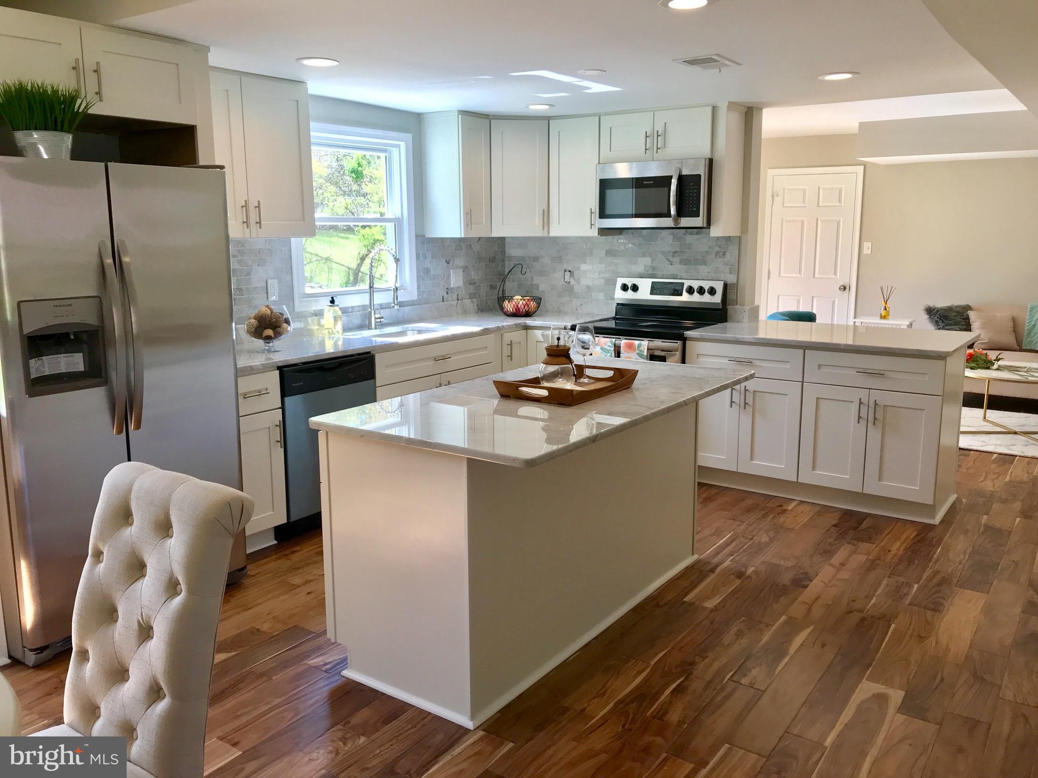 STRAWBERRY HILL EST SUB - Residential