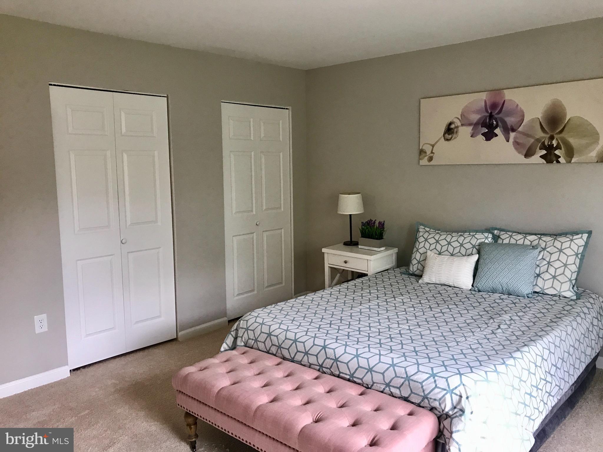 STRAWBERRY HILL EST SUB - Residential