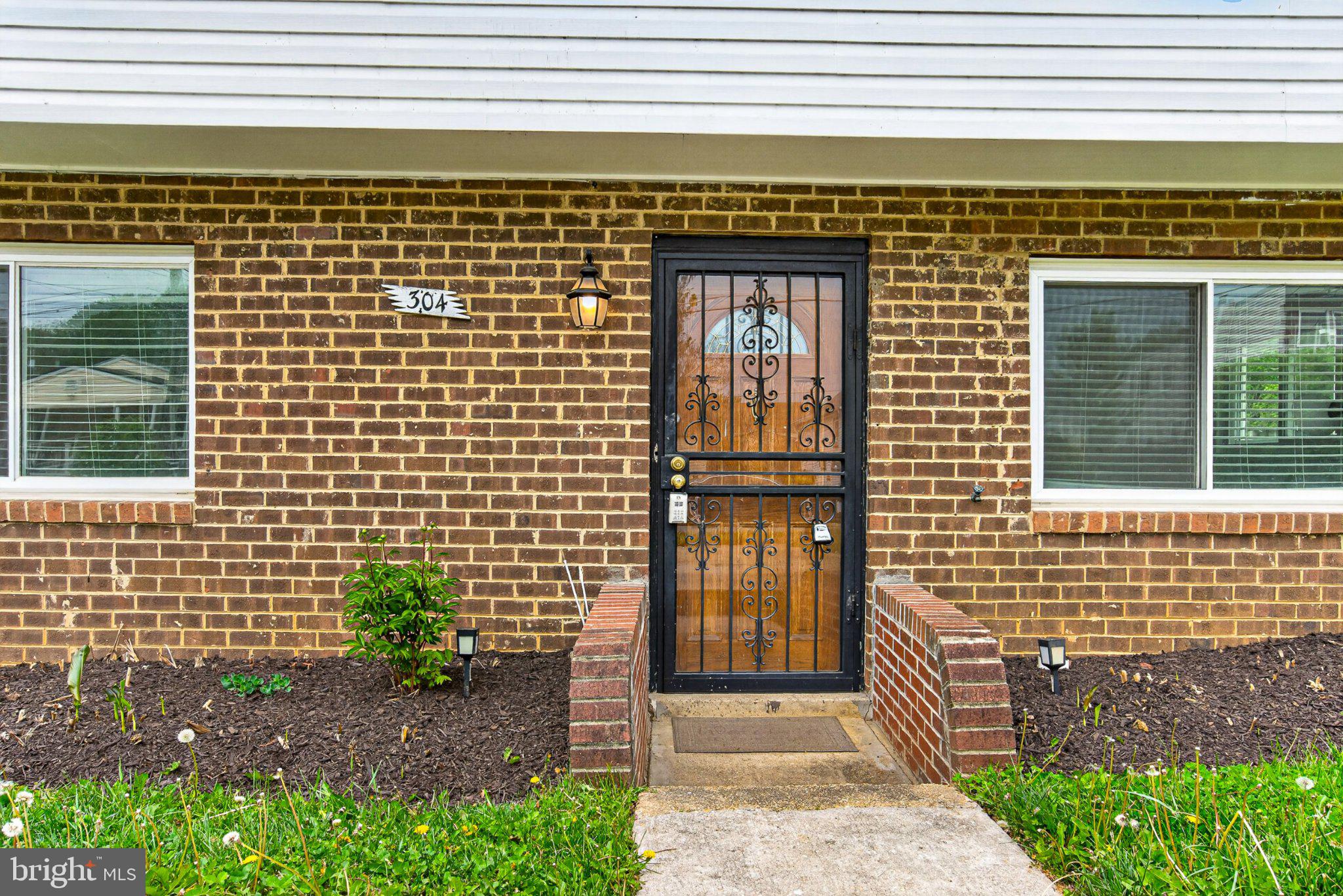 304 CEDARLEAF AVENUE
