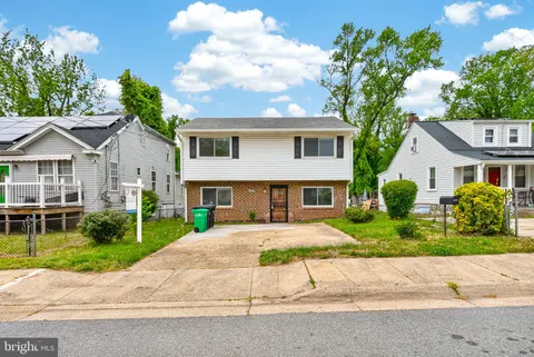 304 Cedarleaf Avenue, Capitol Heights, MD 20743 - #: MDPG2160860