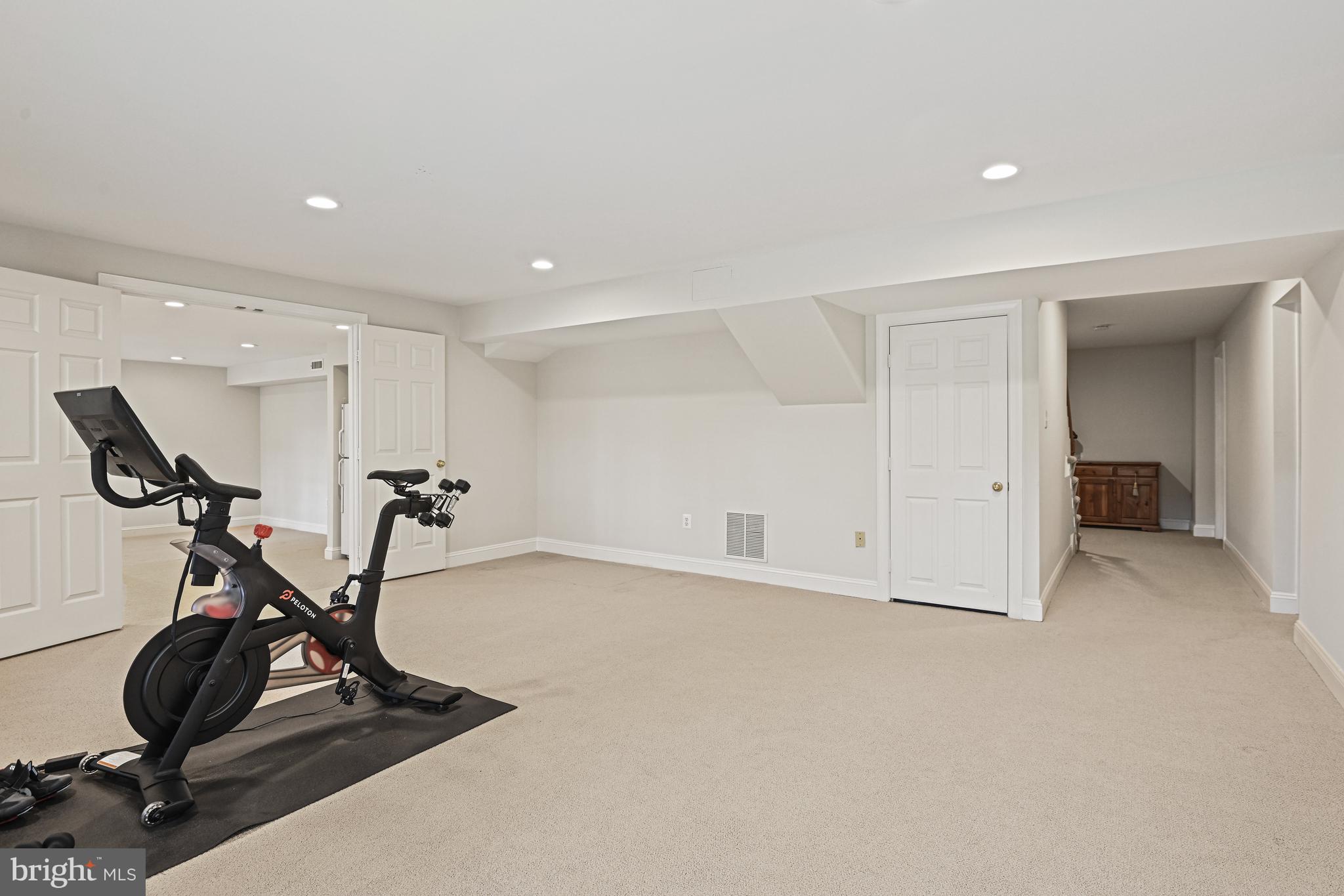 RESTON - Residential