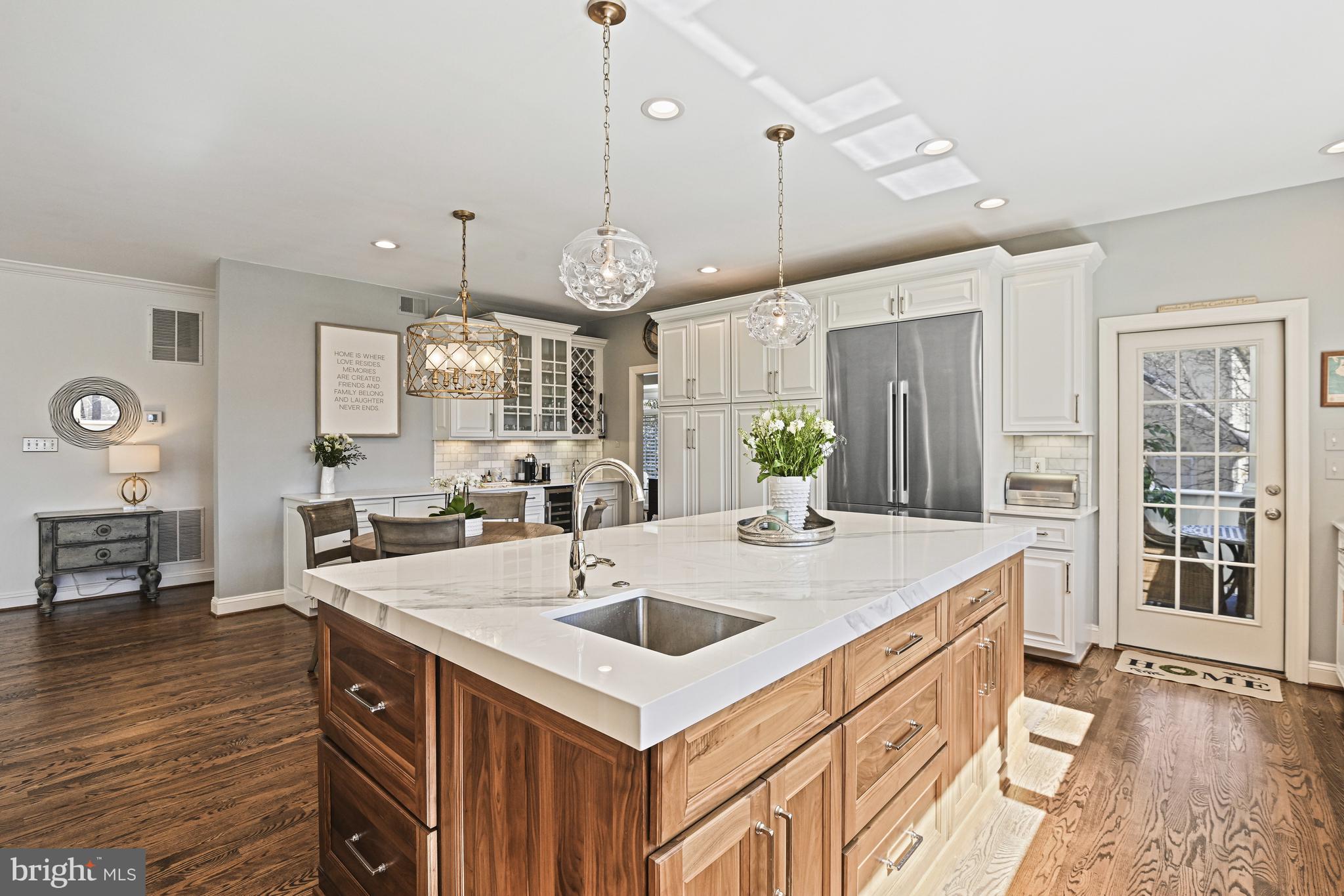 RESTON - Residential