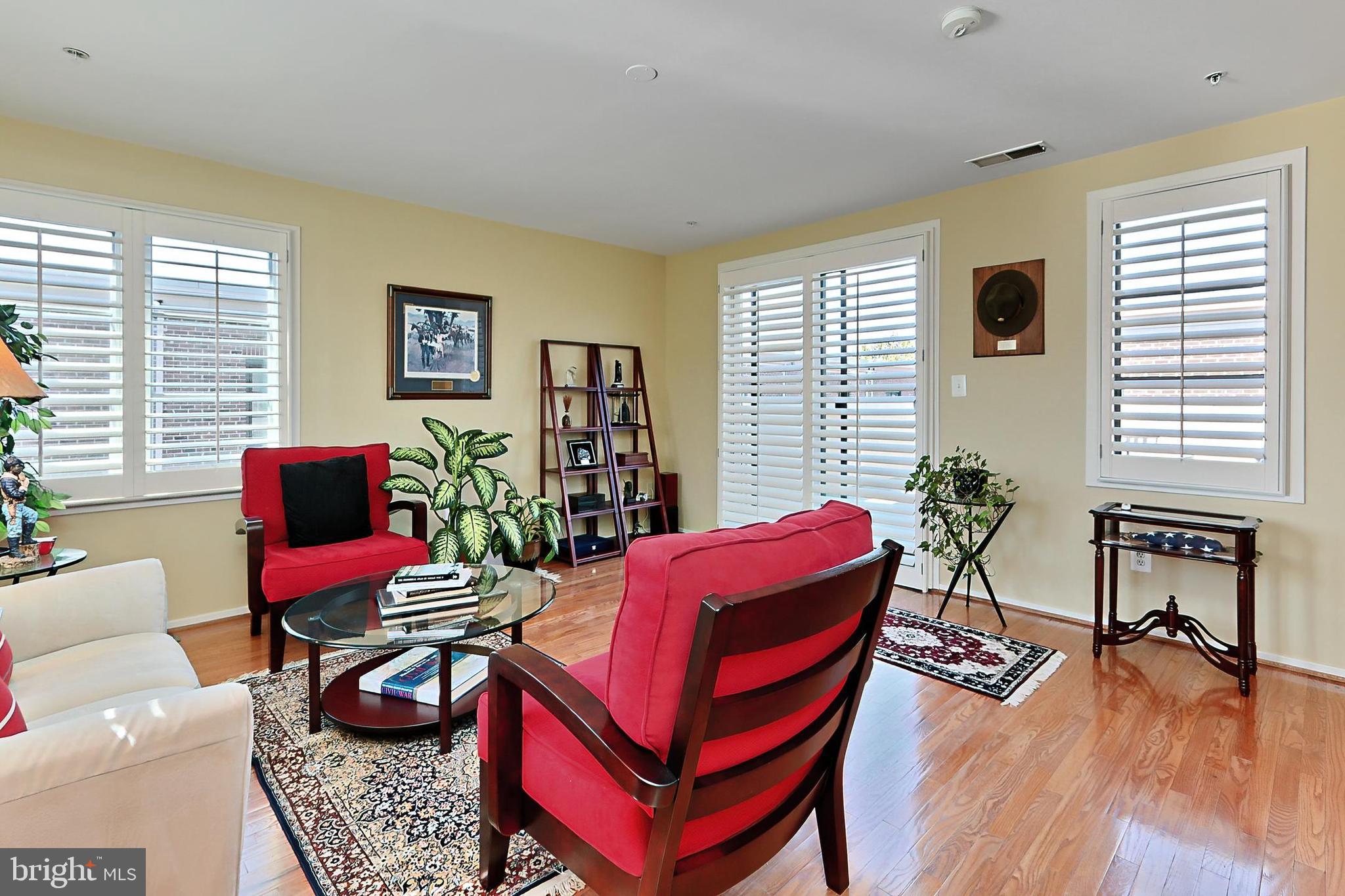 BRADDOCK LOFTS - Residential