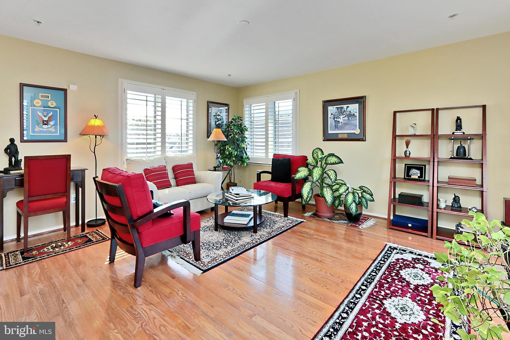 BRADDOCK LOFTS - Residential