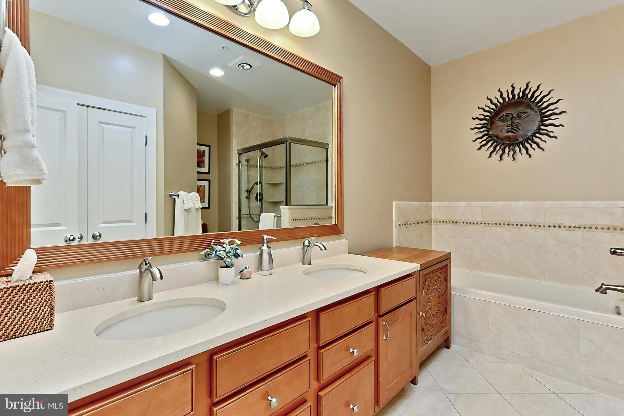 BRADDOCK LOFTS - Residential