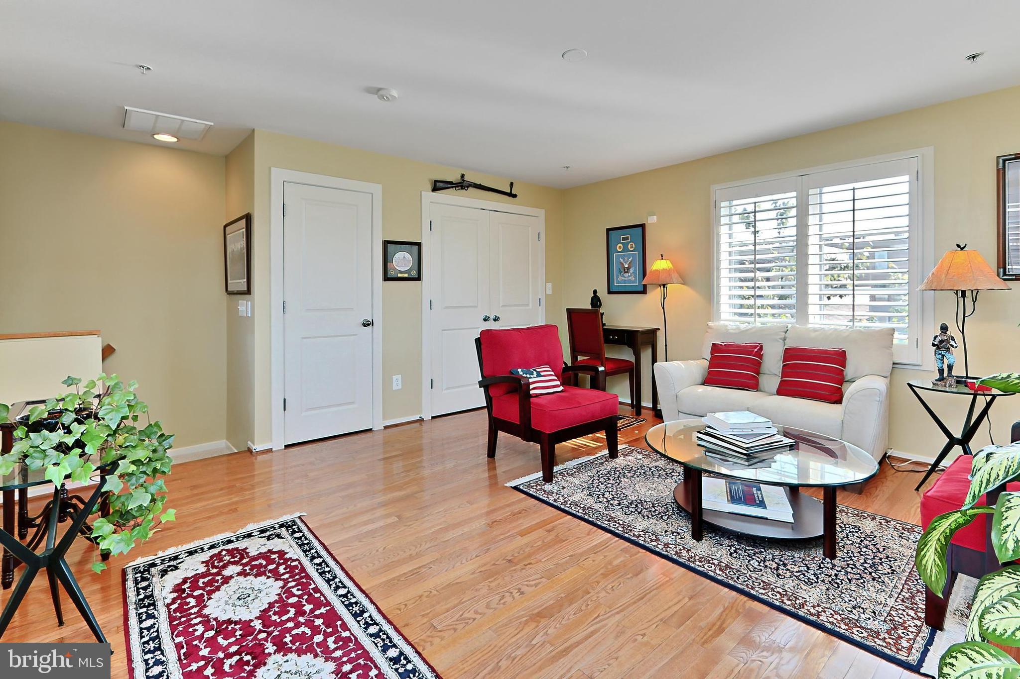 BRADDOCK LOFTS - Residential