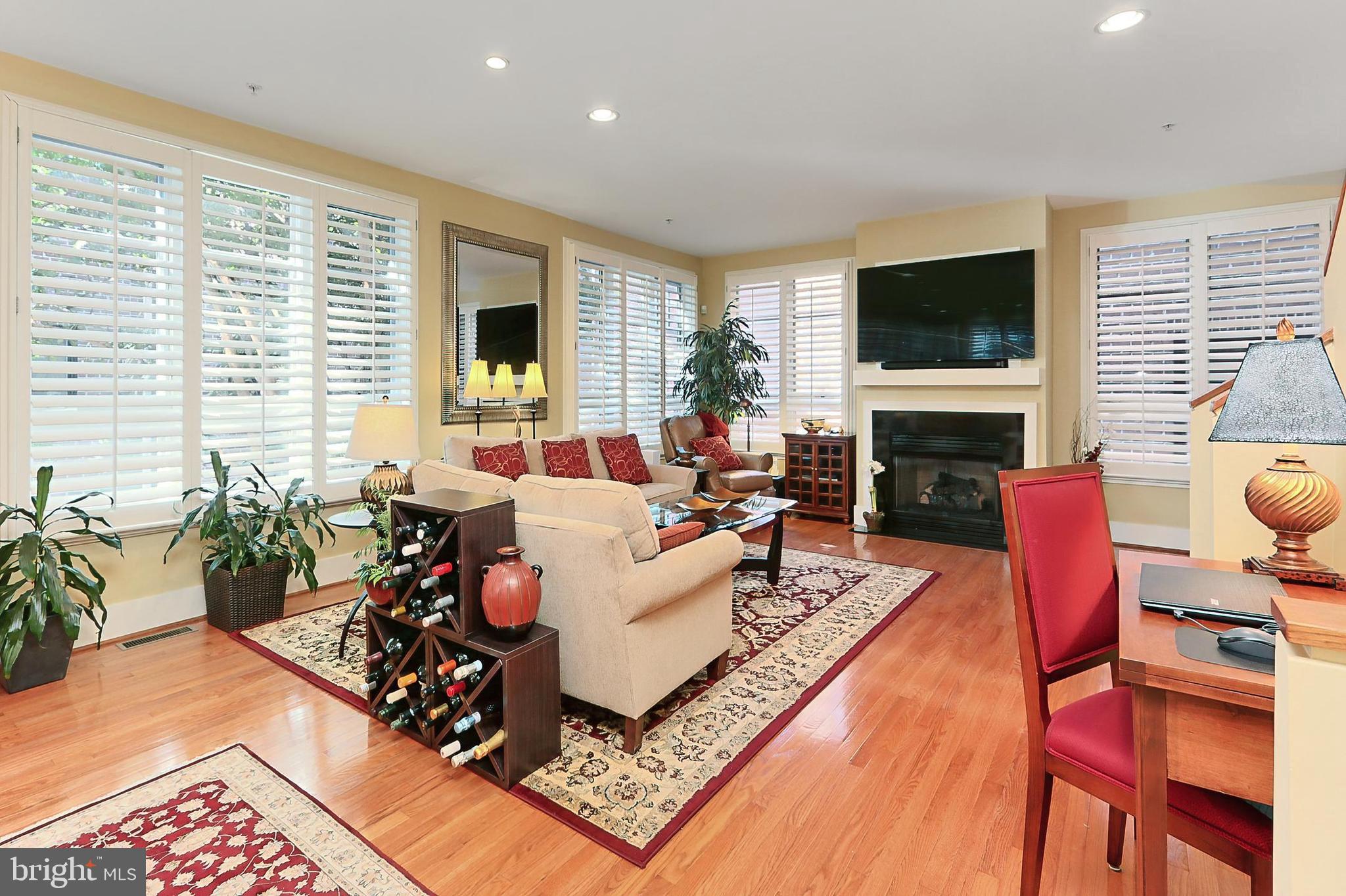 BRADDOCK LOFTS - Residential