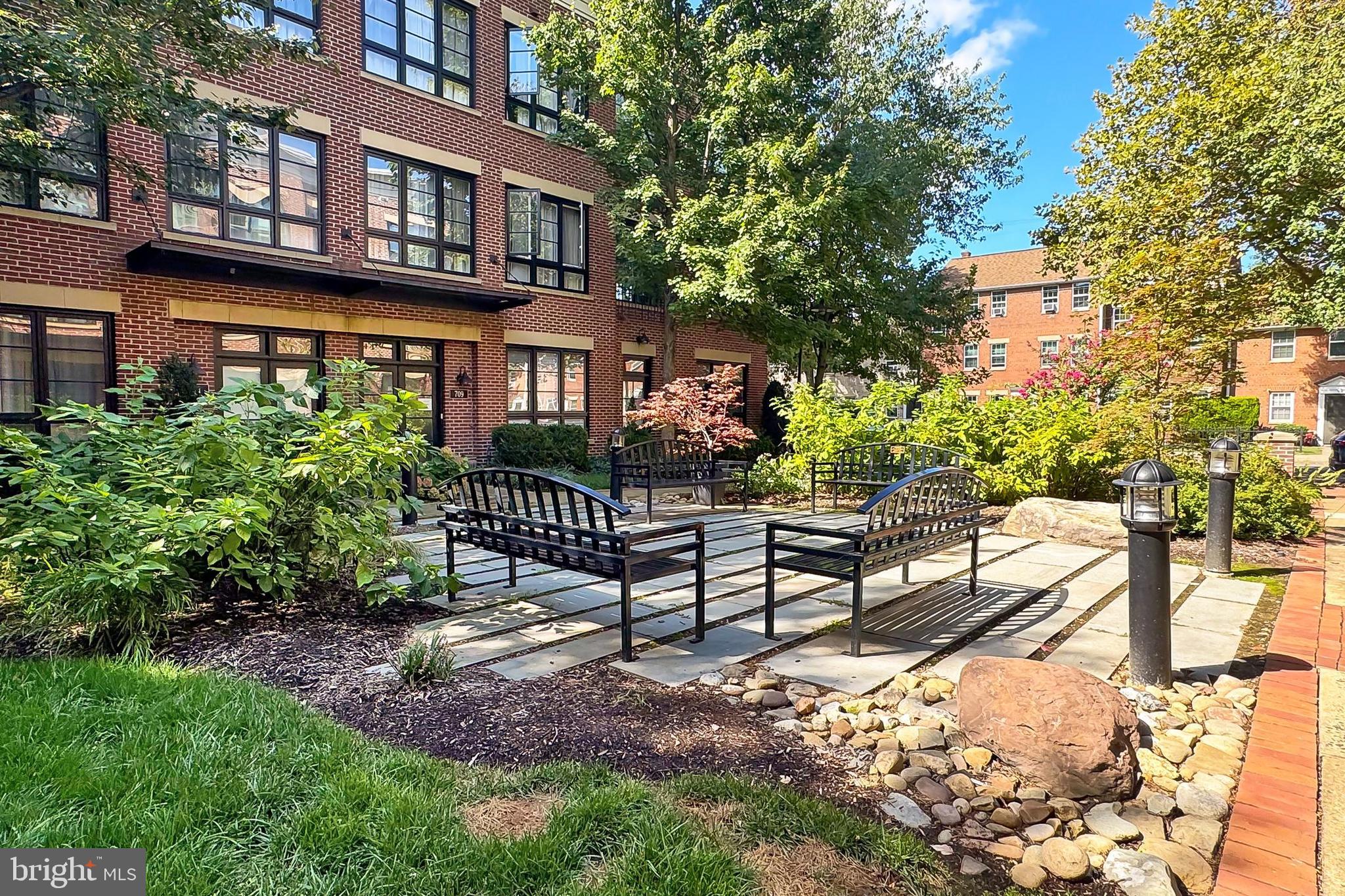 BRADDOCK LOFTS - Residential