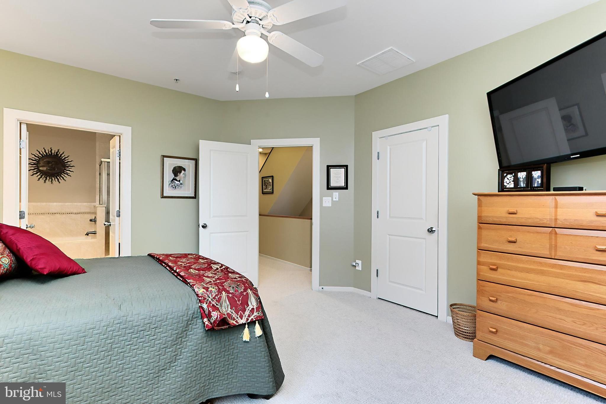 BRADDOCK LOFTS - Residential