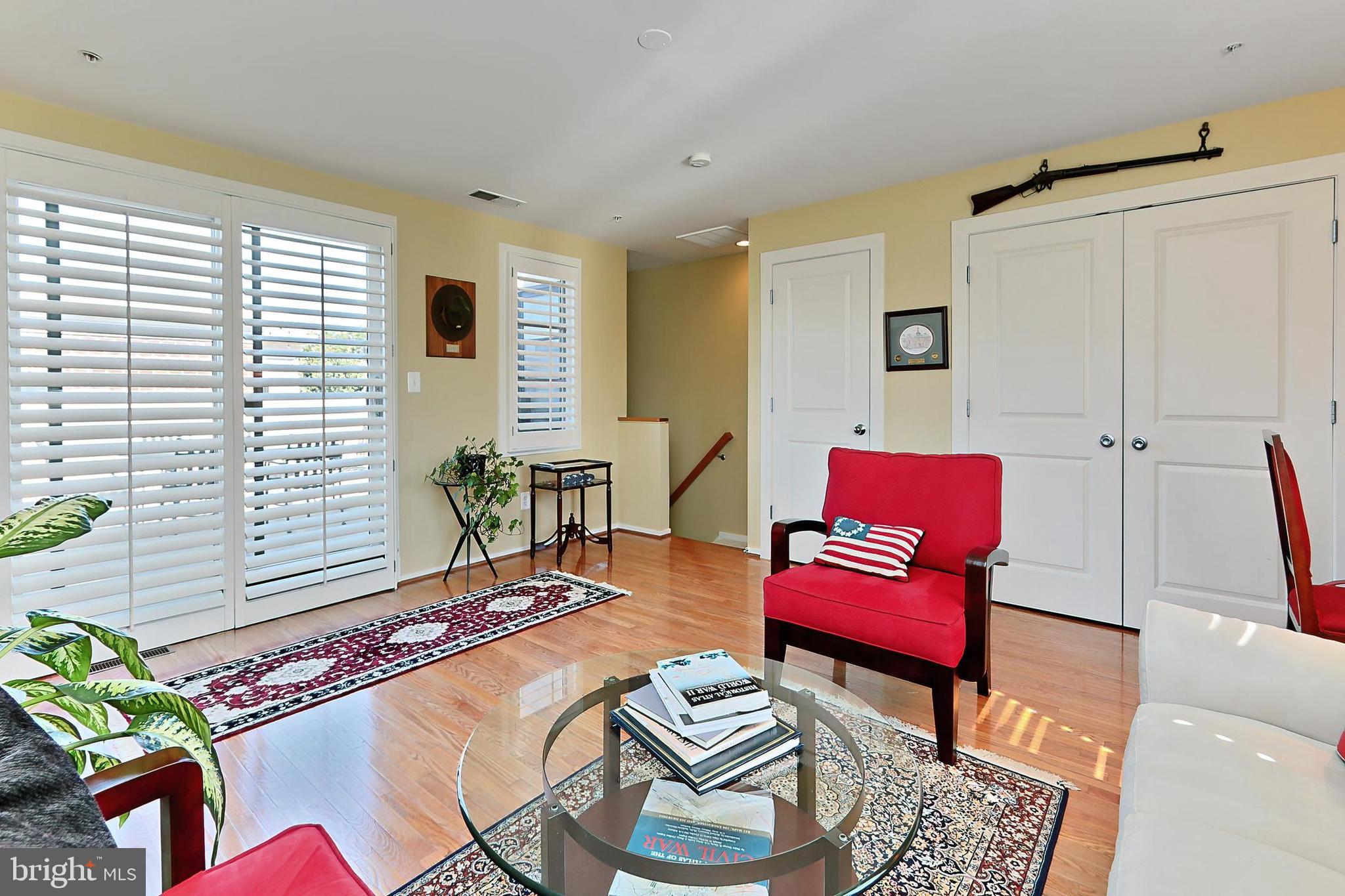 BRADDOCK LOFTS - Residential