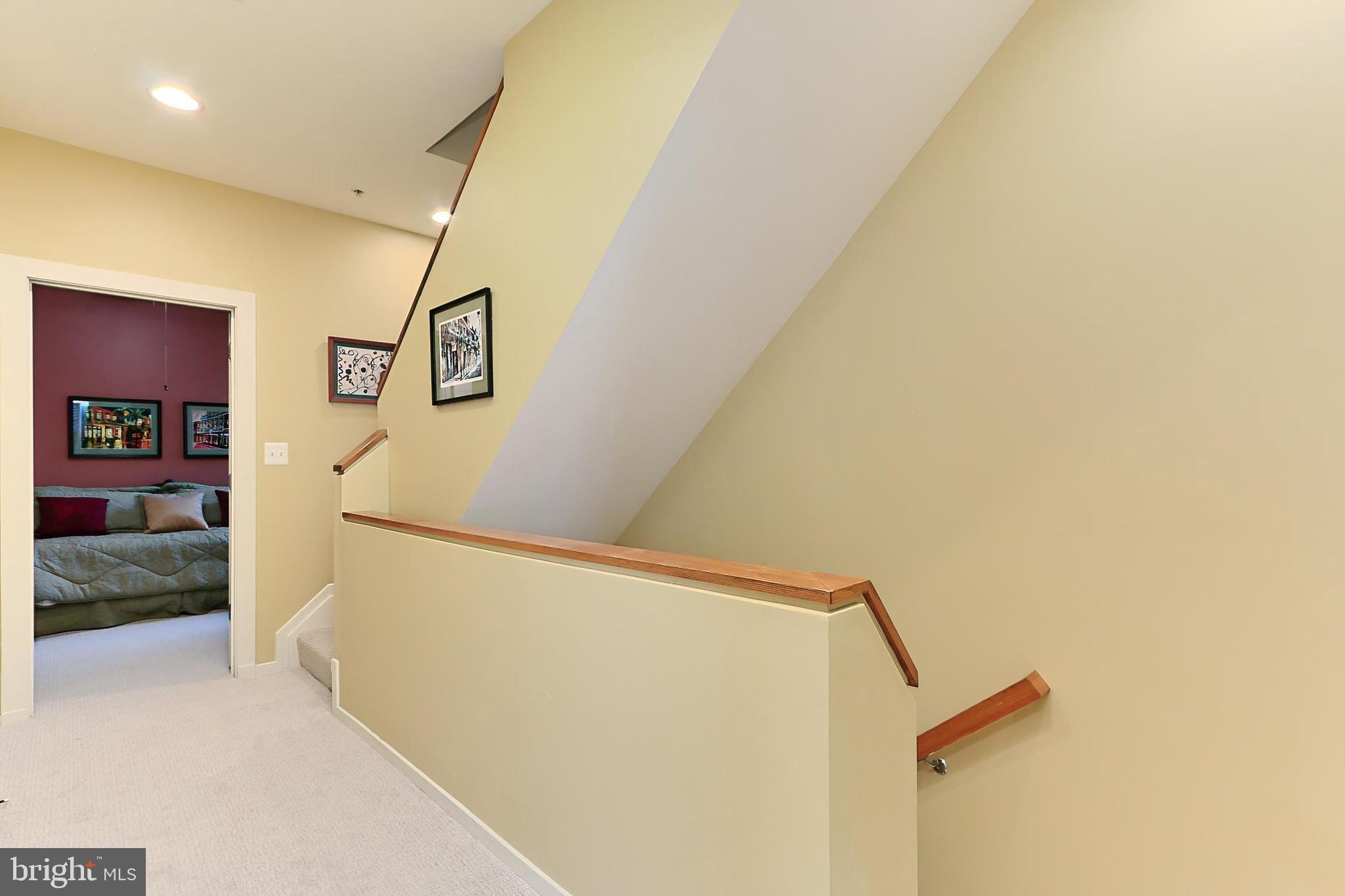 BRADDOCK LOFTS - Residential