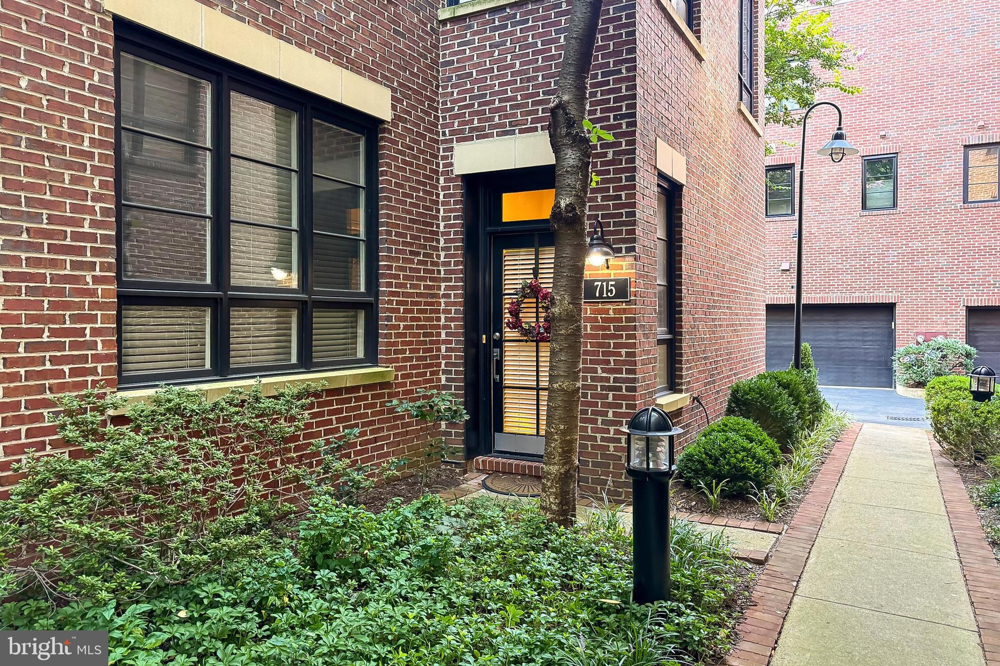 BRADDOCK LOFTS - Residential