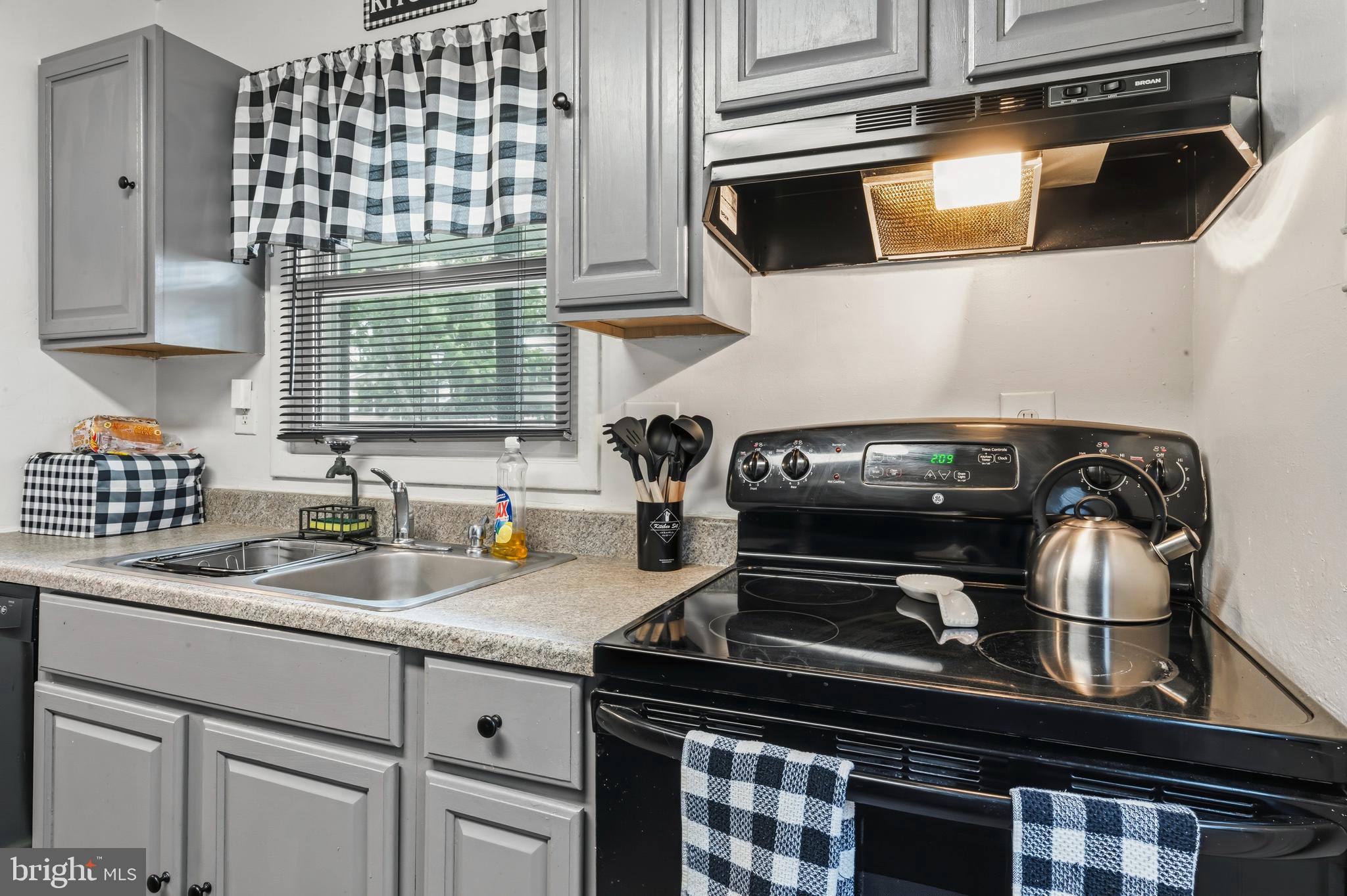 MAPLE RIDGE - Residential