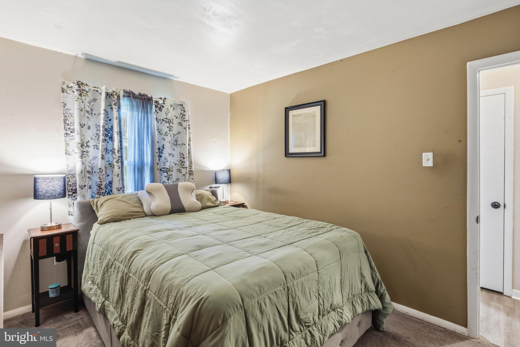 MAPLE RIDGE - Residential