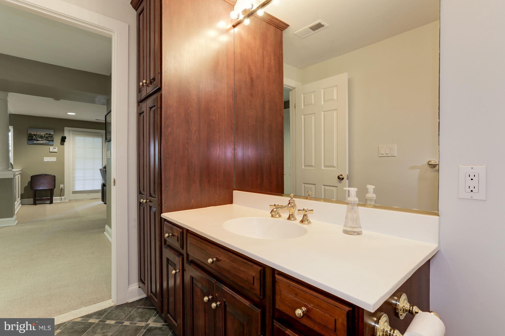 EASTPORT - Residential