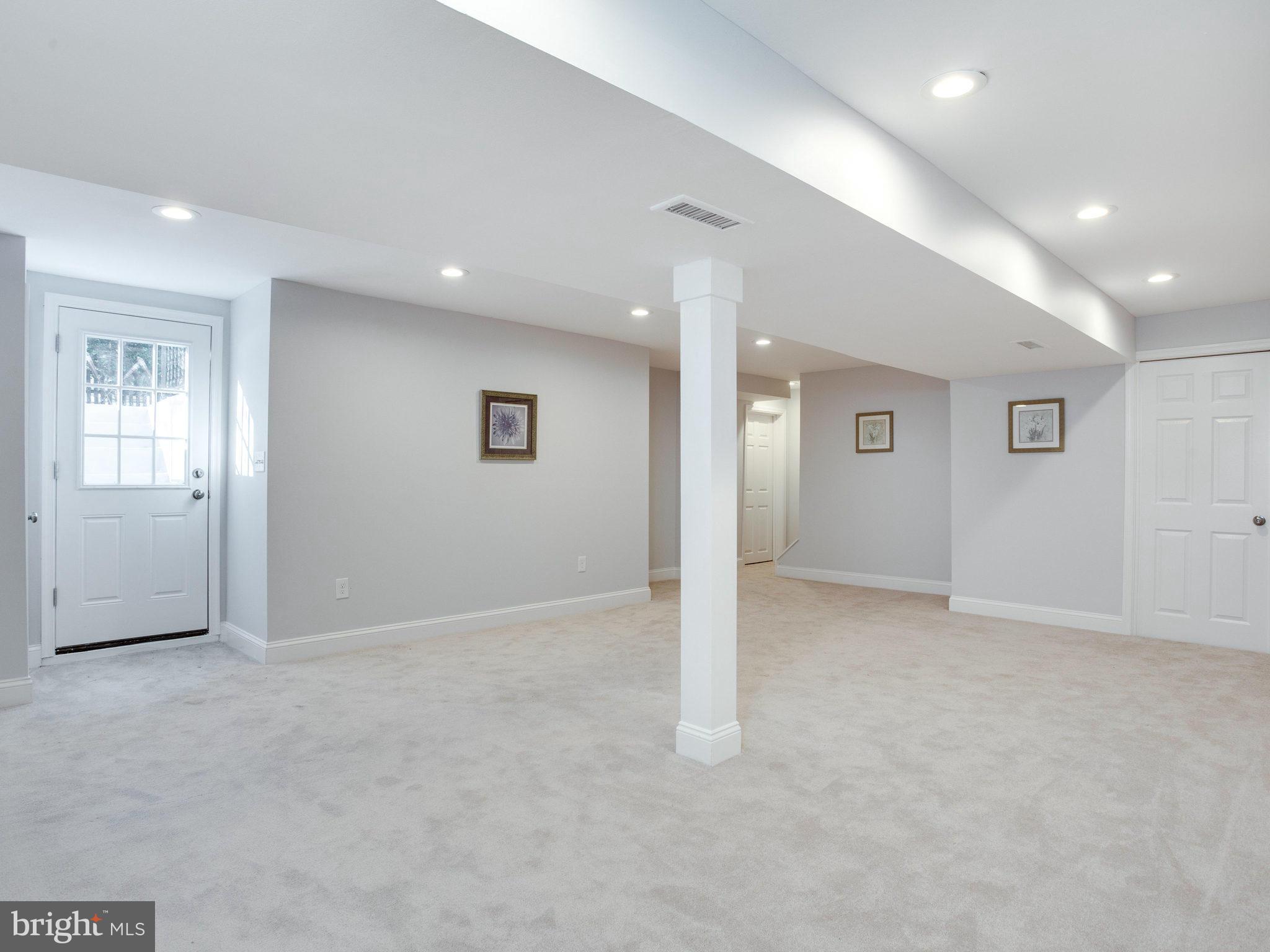 LAUREL GARDENS - Residential