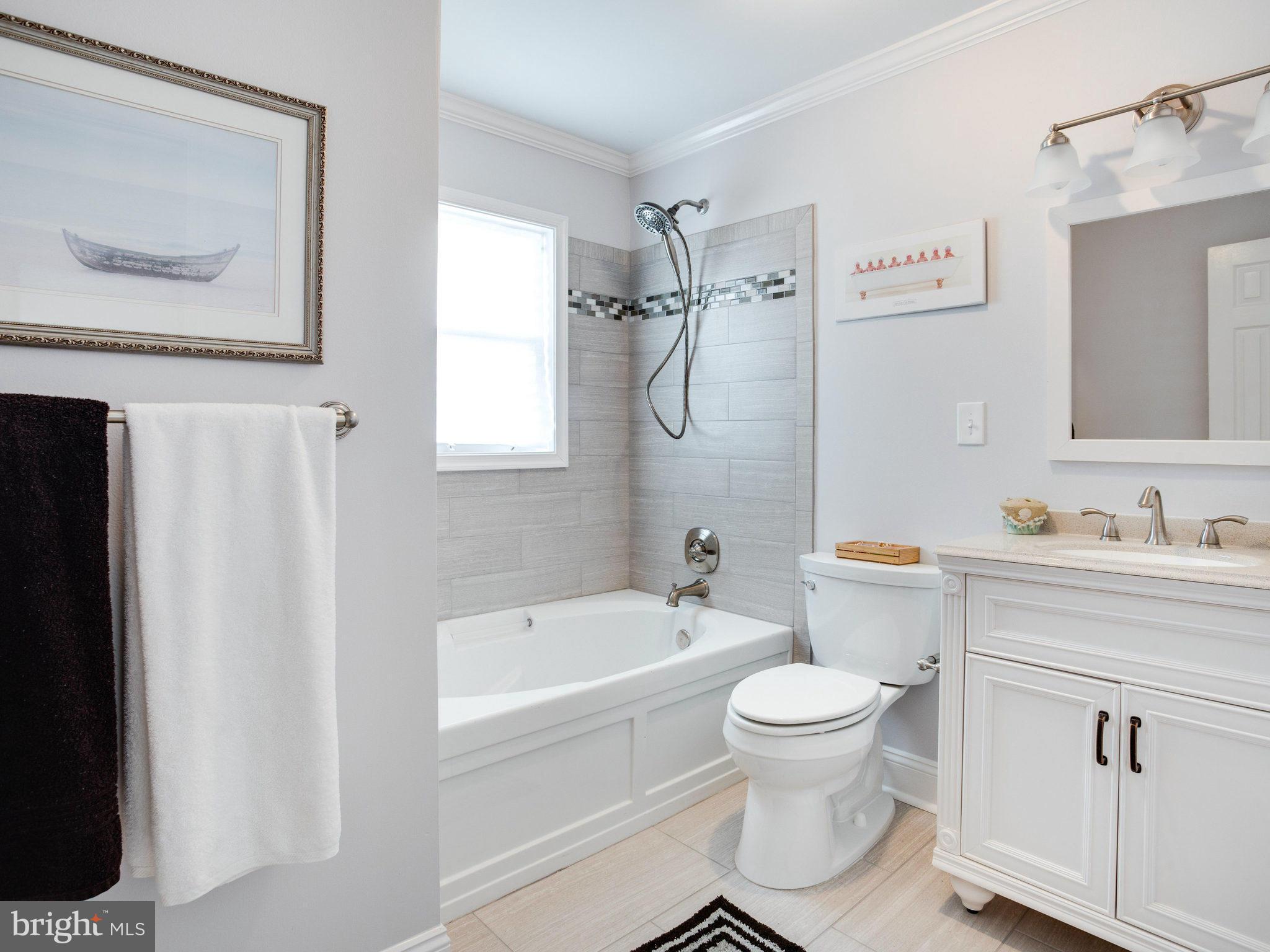 LAUREL GARDENS - Residential