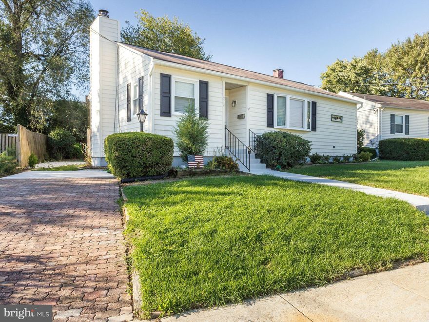 Back on mkt, buyer couldn't get loan Beautiful kitchen with stainless, granite, new cabinets! Two full baths on main level, totally new from floor to ceiling, new electric, hwh.  Basement is amazing with family room, den/office and laundry/storage.  Off str pkg in quiet, established neighborhood, walking distance to grocery, public transportation. Major commuter routes nearby. 1K bonus