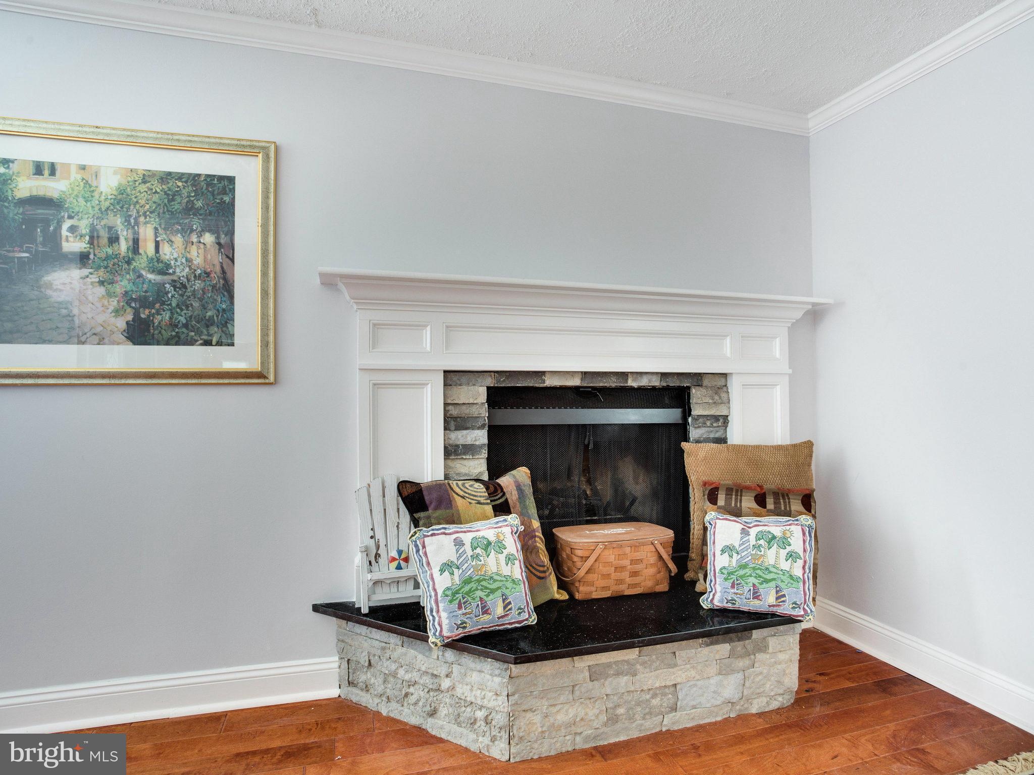 LAUREL GARDENS - Residential