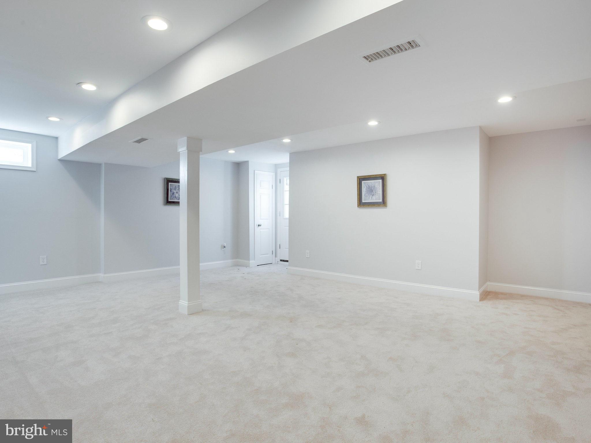 LAUREL GARDENS - Residential