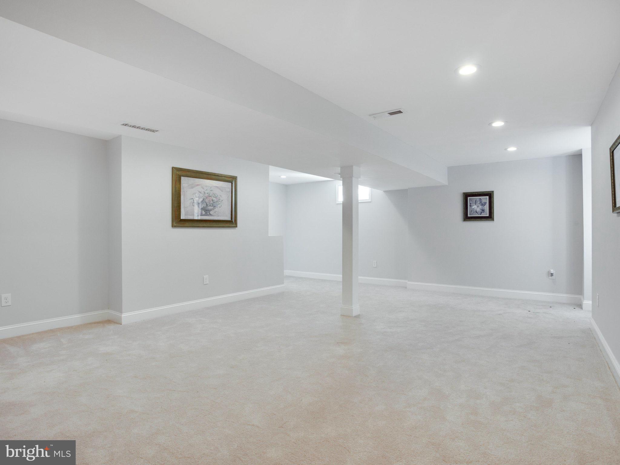 LAUREL GARDENS - Residential