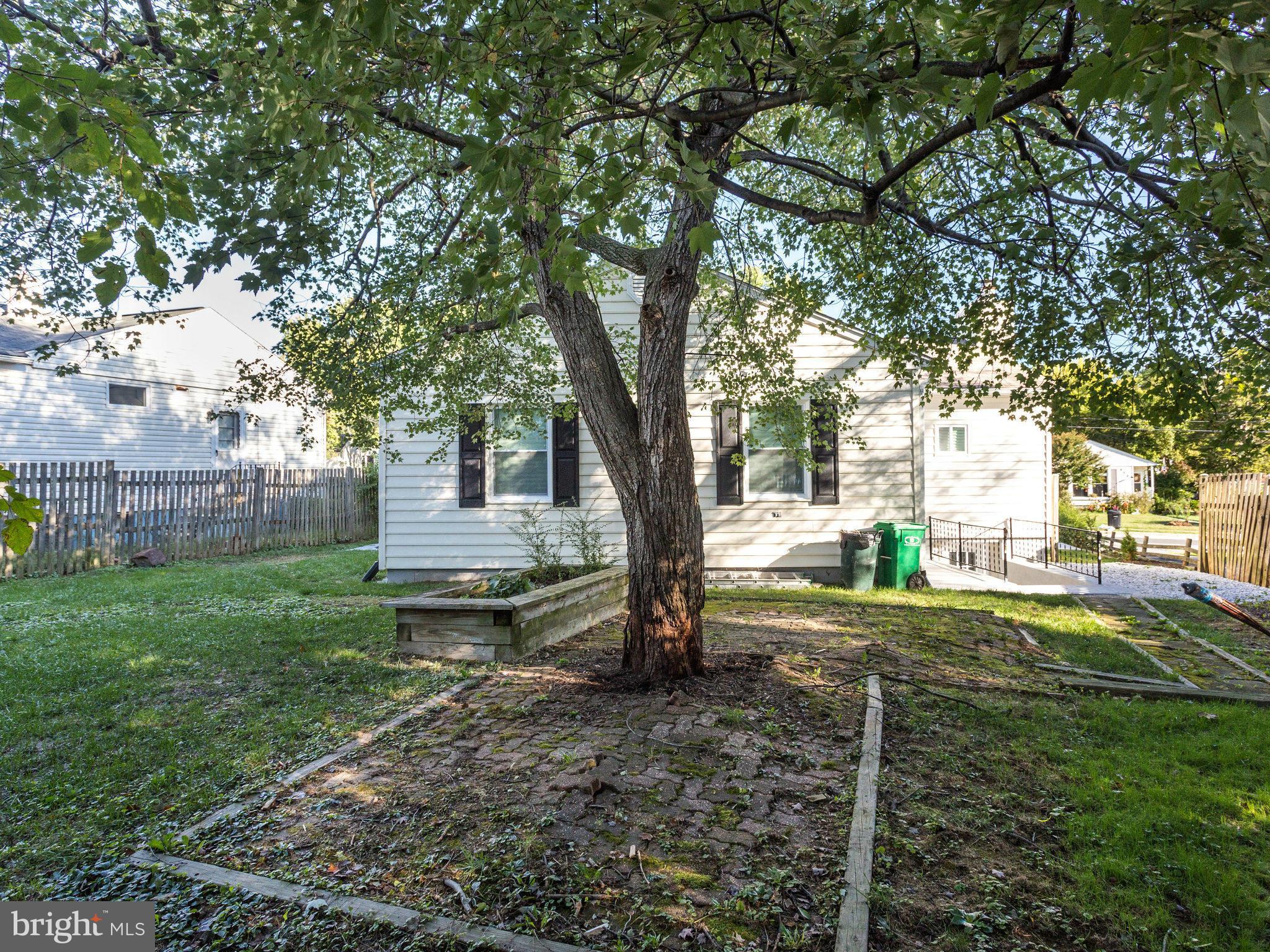 LAUREL GARDENS - Residential