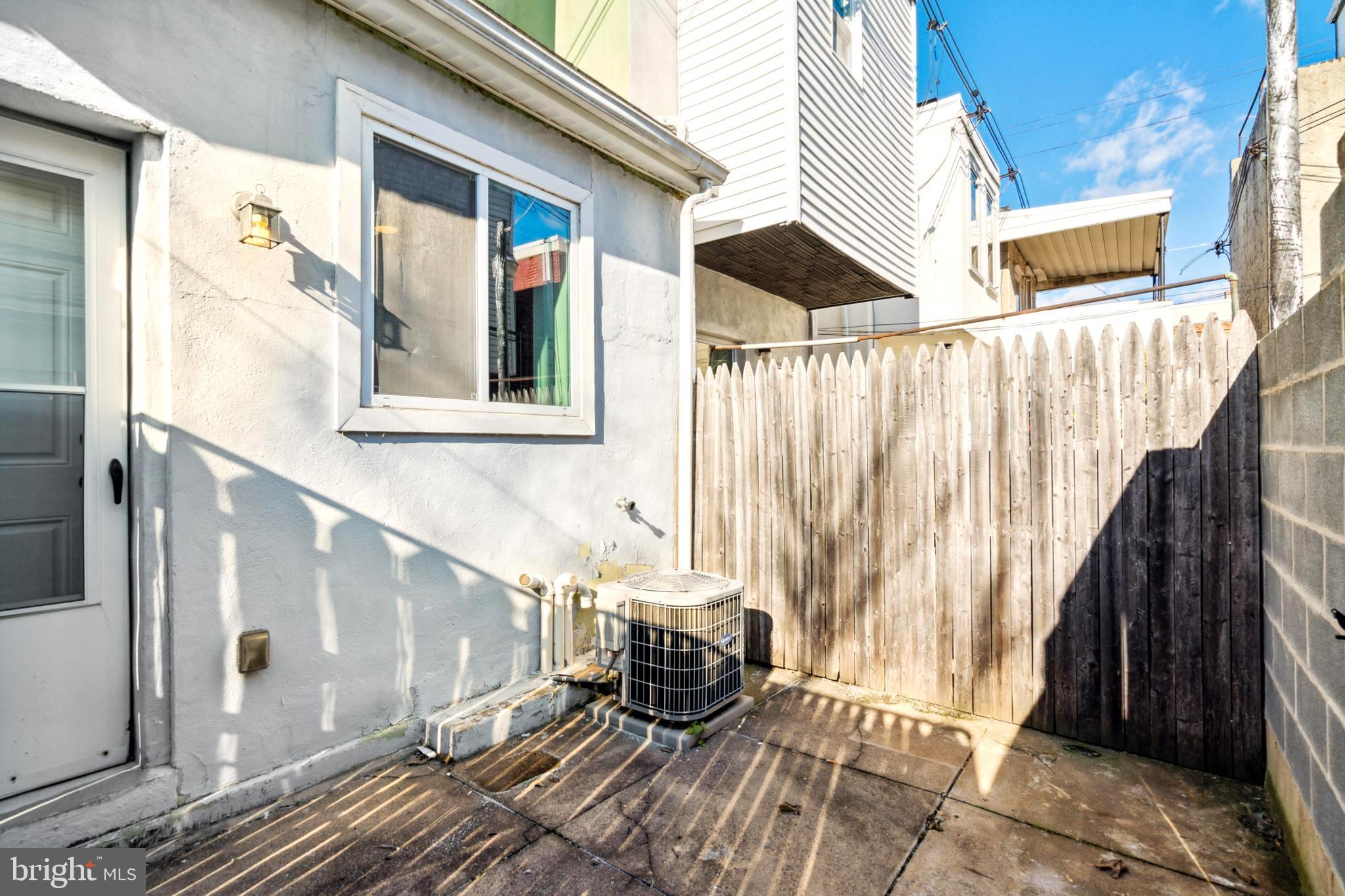 PHILADELPHIA (SOUTH) - Residential Lease