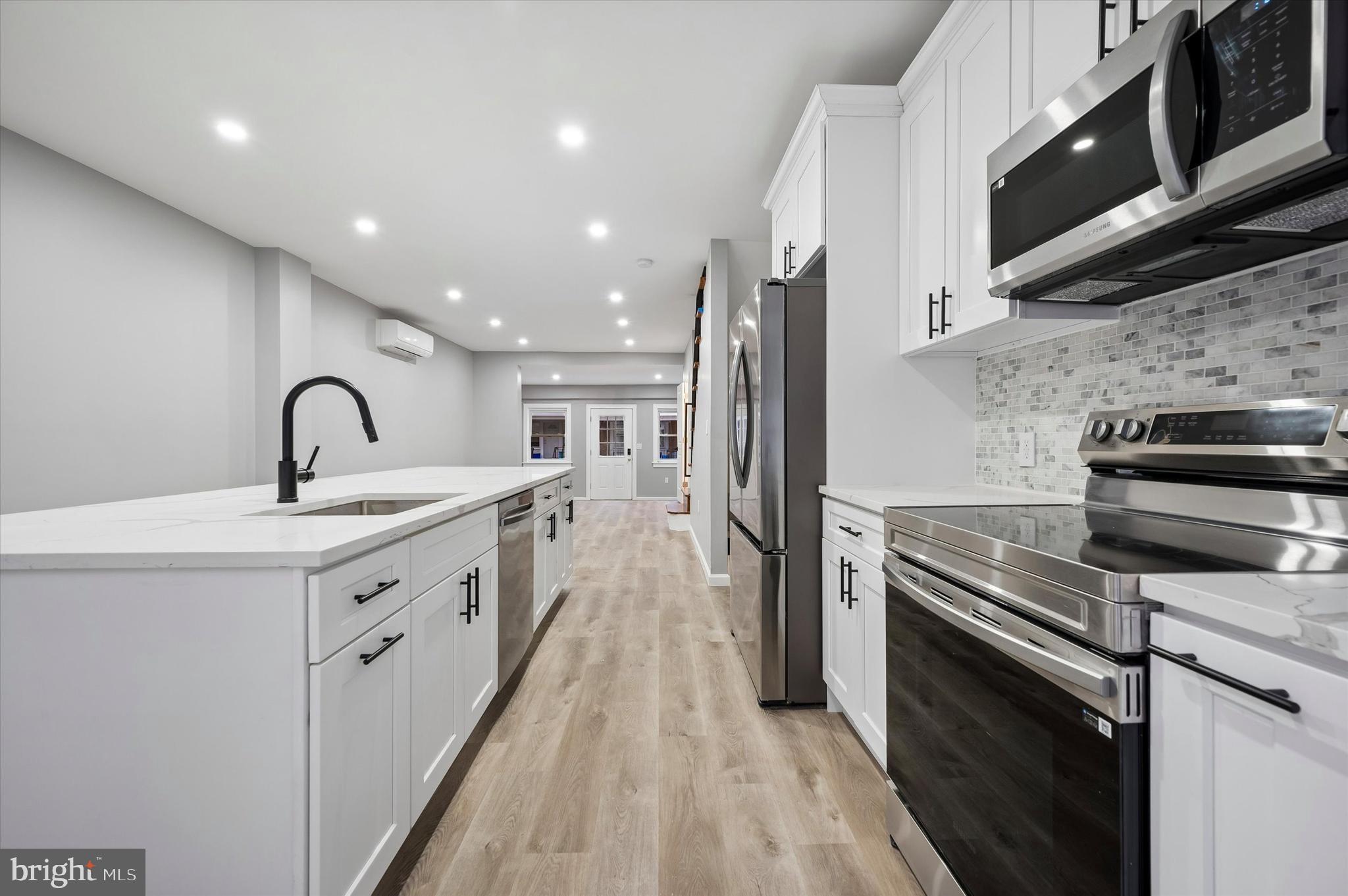 COBBS CREEK - Residential