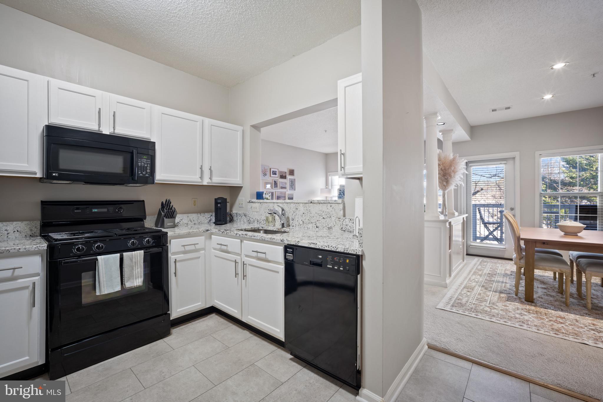 EDGEWATER AT TOWN CENTER - Residential