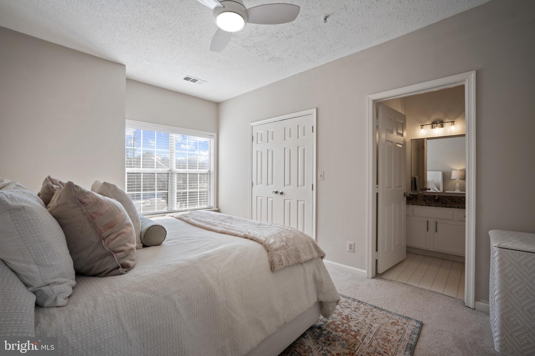 EDGEWATER AT TOWN CENTER - Residential