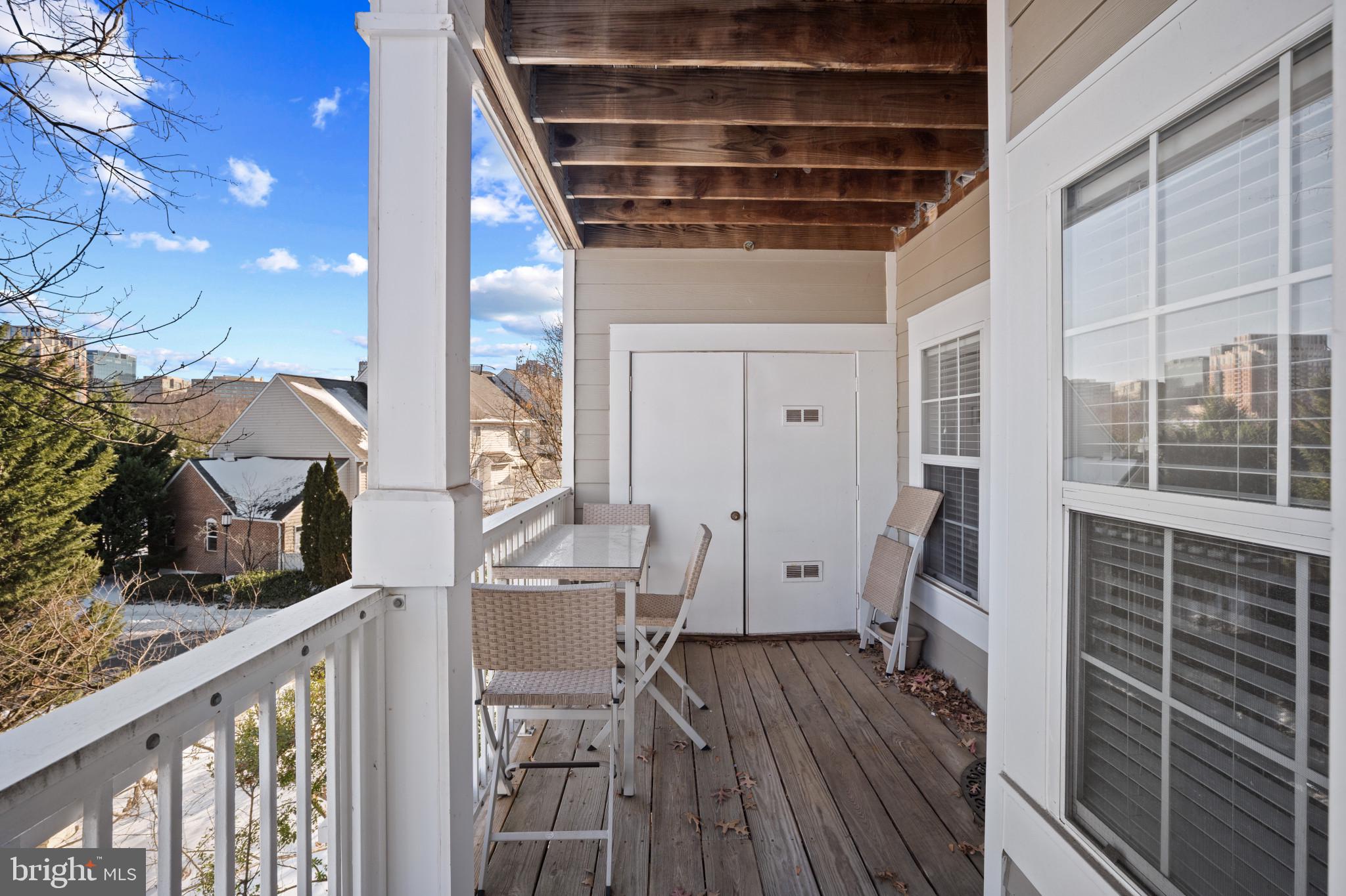 EDGEWATER AT TOWN CENTER - Residential