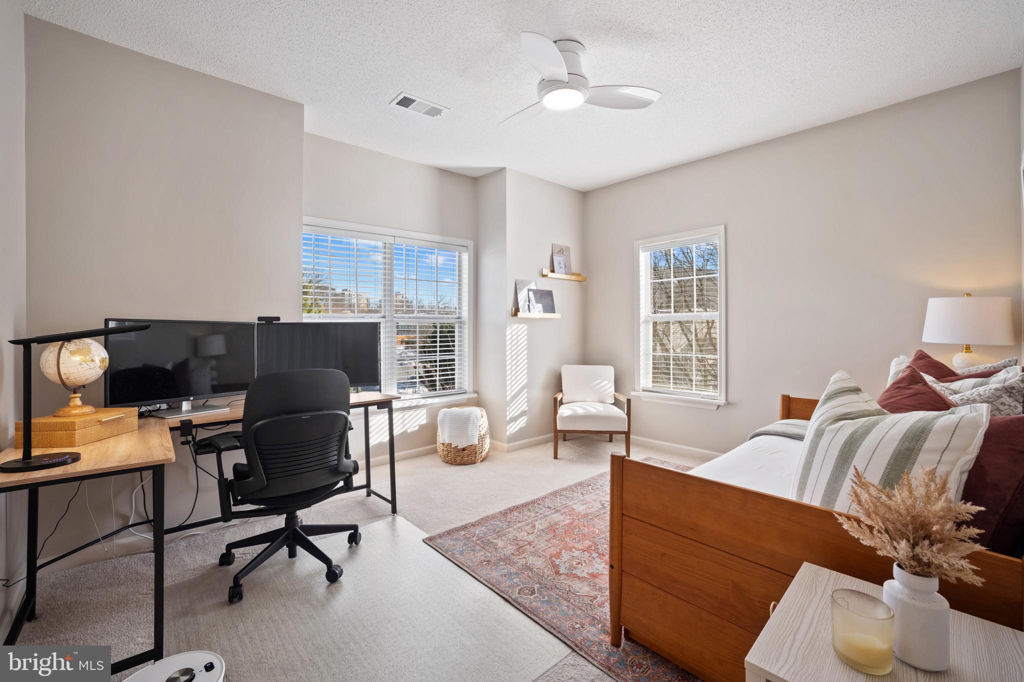 EDGEWATER AT TOWN CENTER - Residential