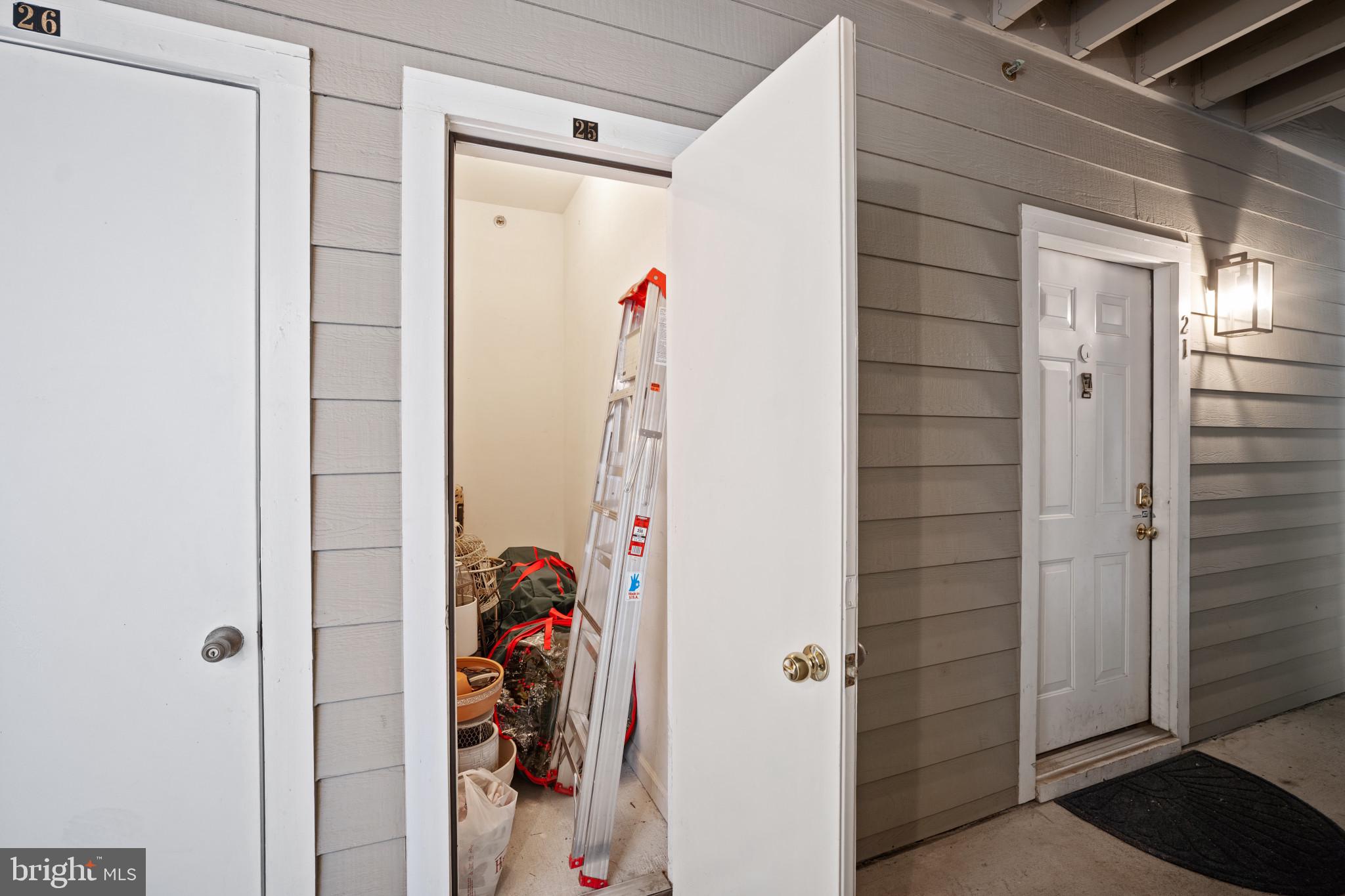 EDGEWATER AT TOWN CENTER - Residential